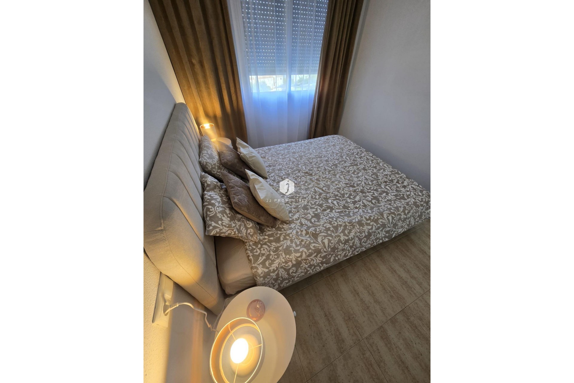 Resale - Apartment / flat -
Torrevieja - Torreblanca