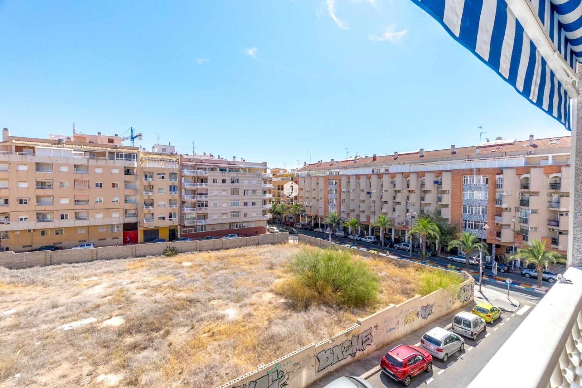 Resale - Apartment / flat -
Torrevieja - Torrevieja Centro