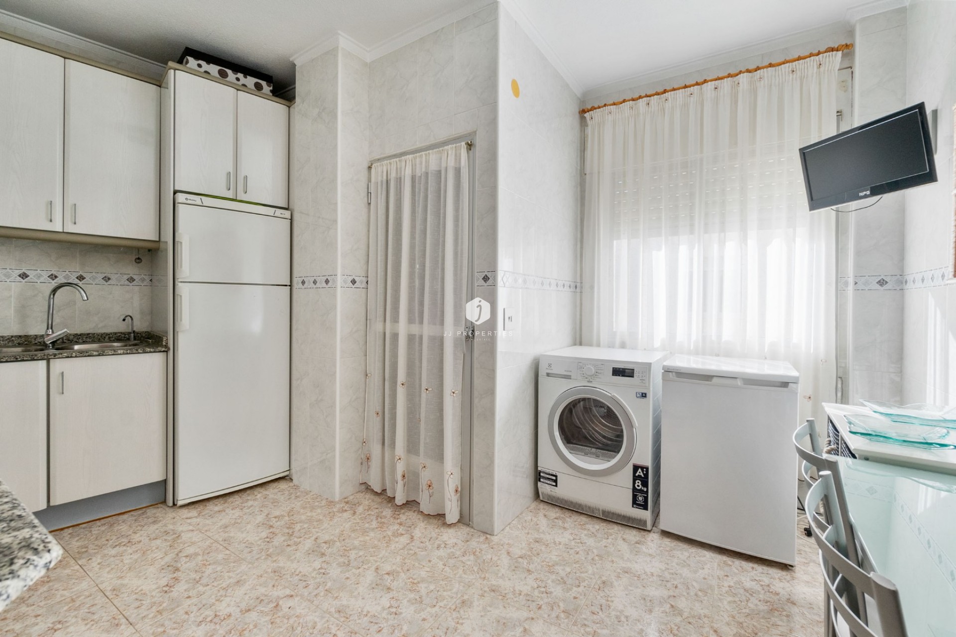 Resale - Apartment / flat -
Torrevieja - Torrevieja Centro