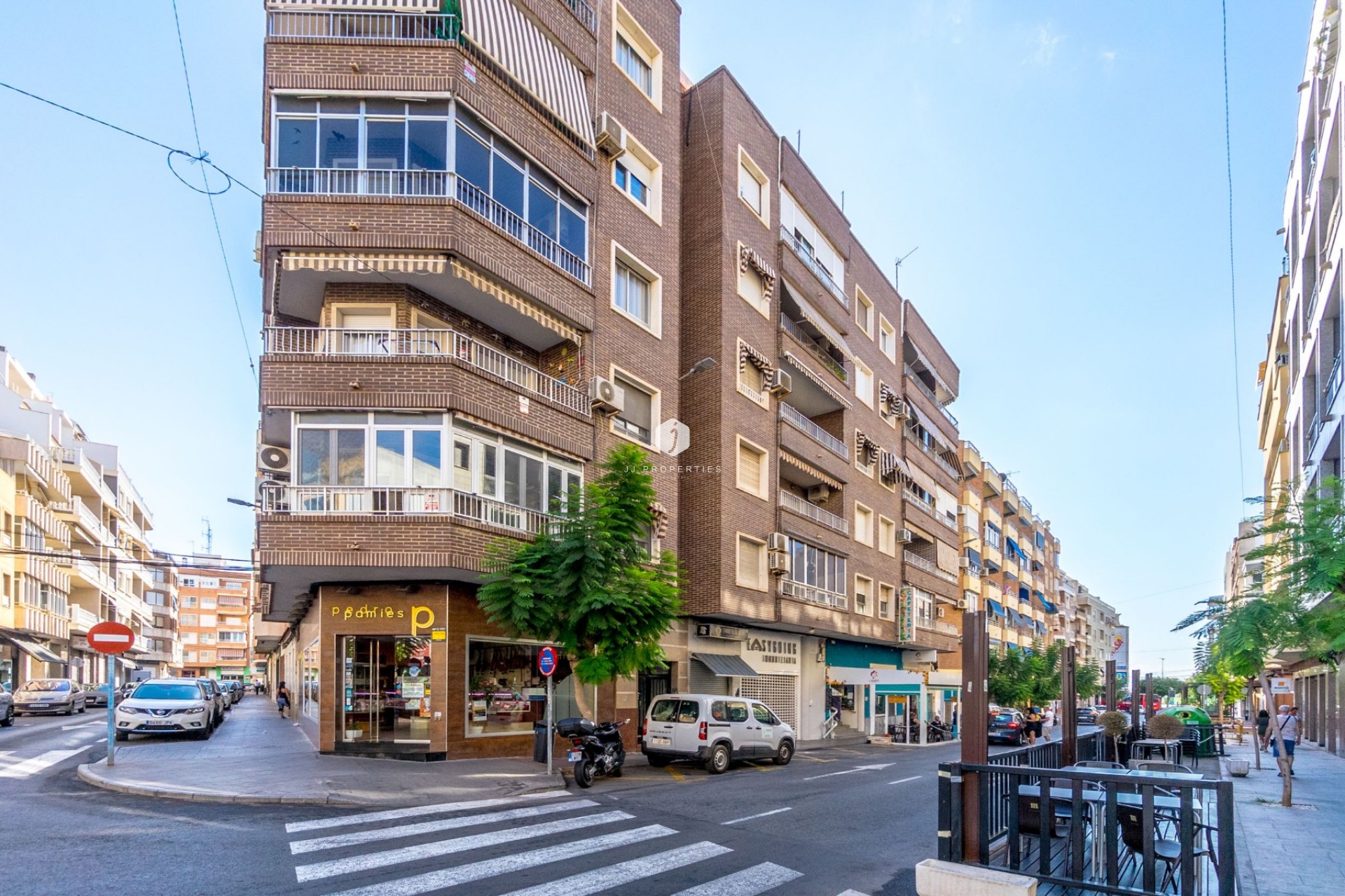 Resale - Apartment / flat -
Torrevieja - Torrevieja Centro