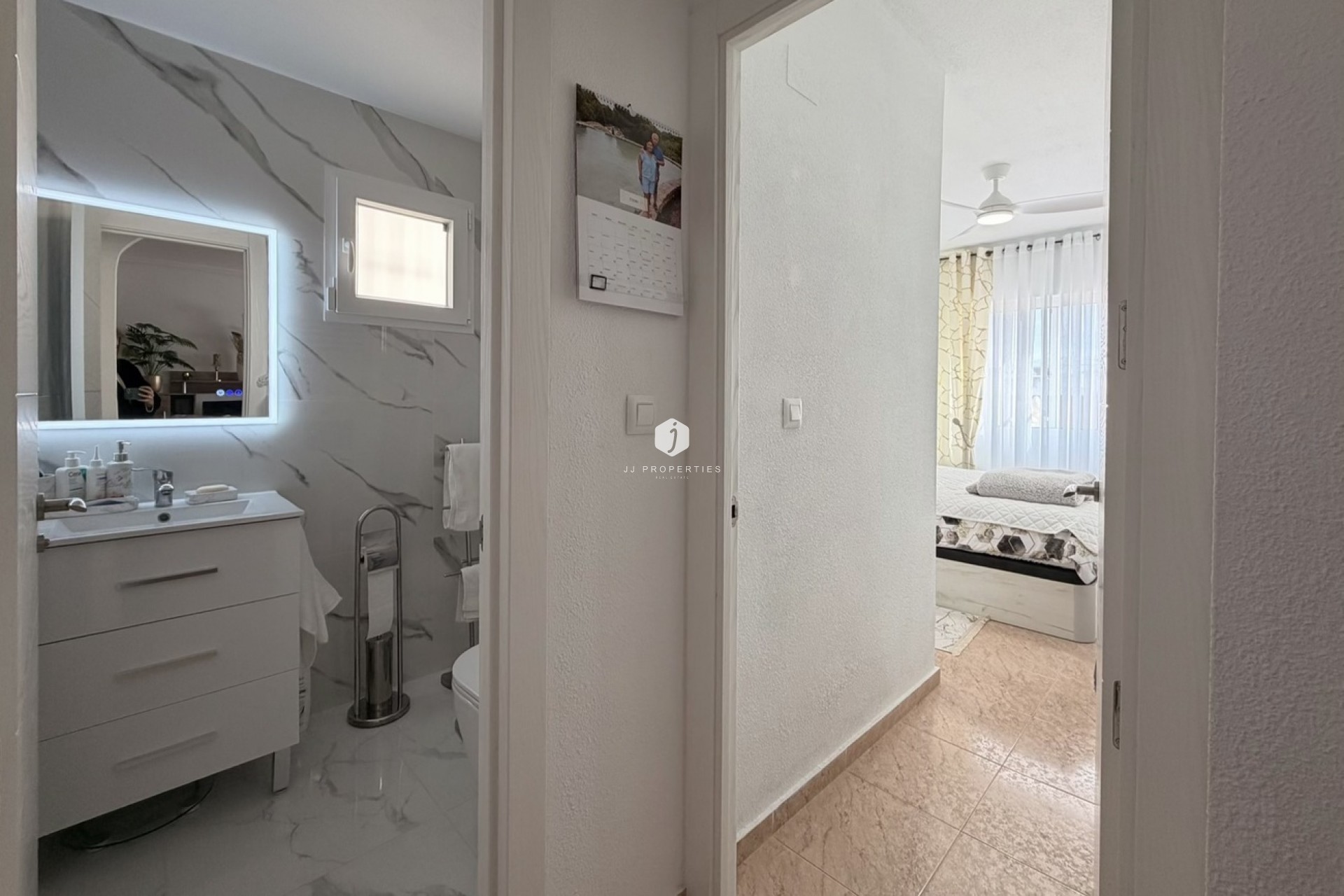 Resale - Apartment / flat -
Torrevieja - Urb. Calas Blancas III