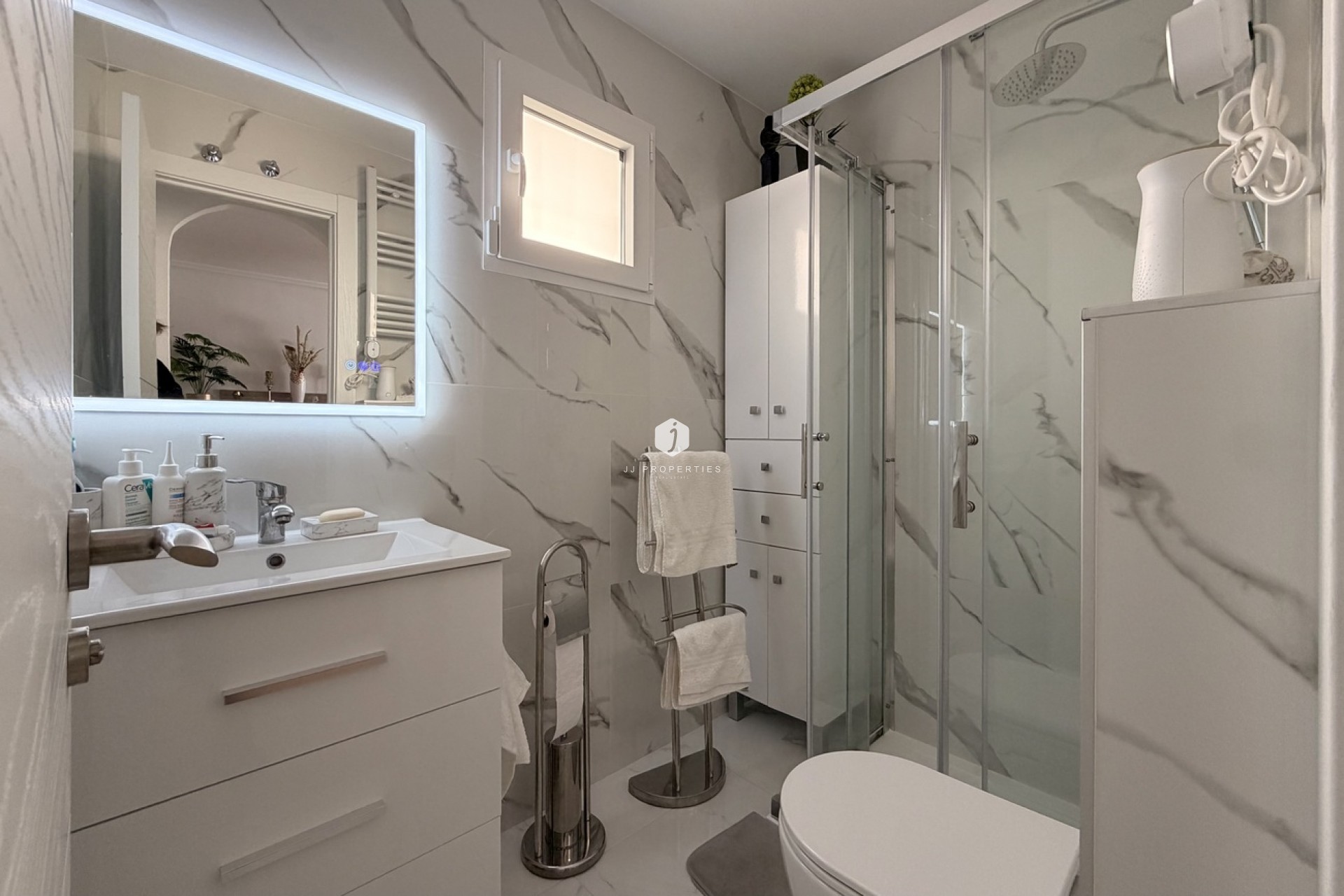 Resale - Apartment / flat -
Torrevieja - Urb. Calas Blancas III