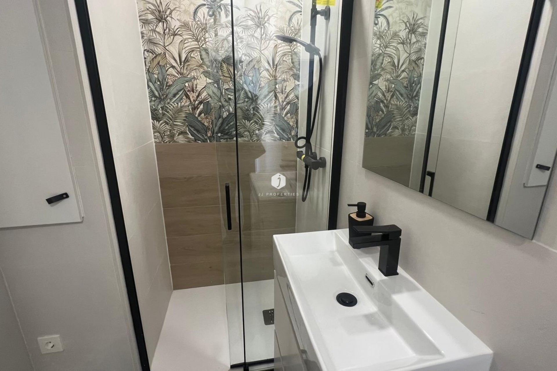 Resale - Apartment / flat -
Torrevieja - Zona Los Frutales