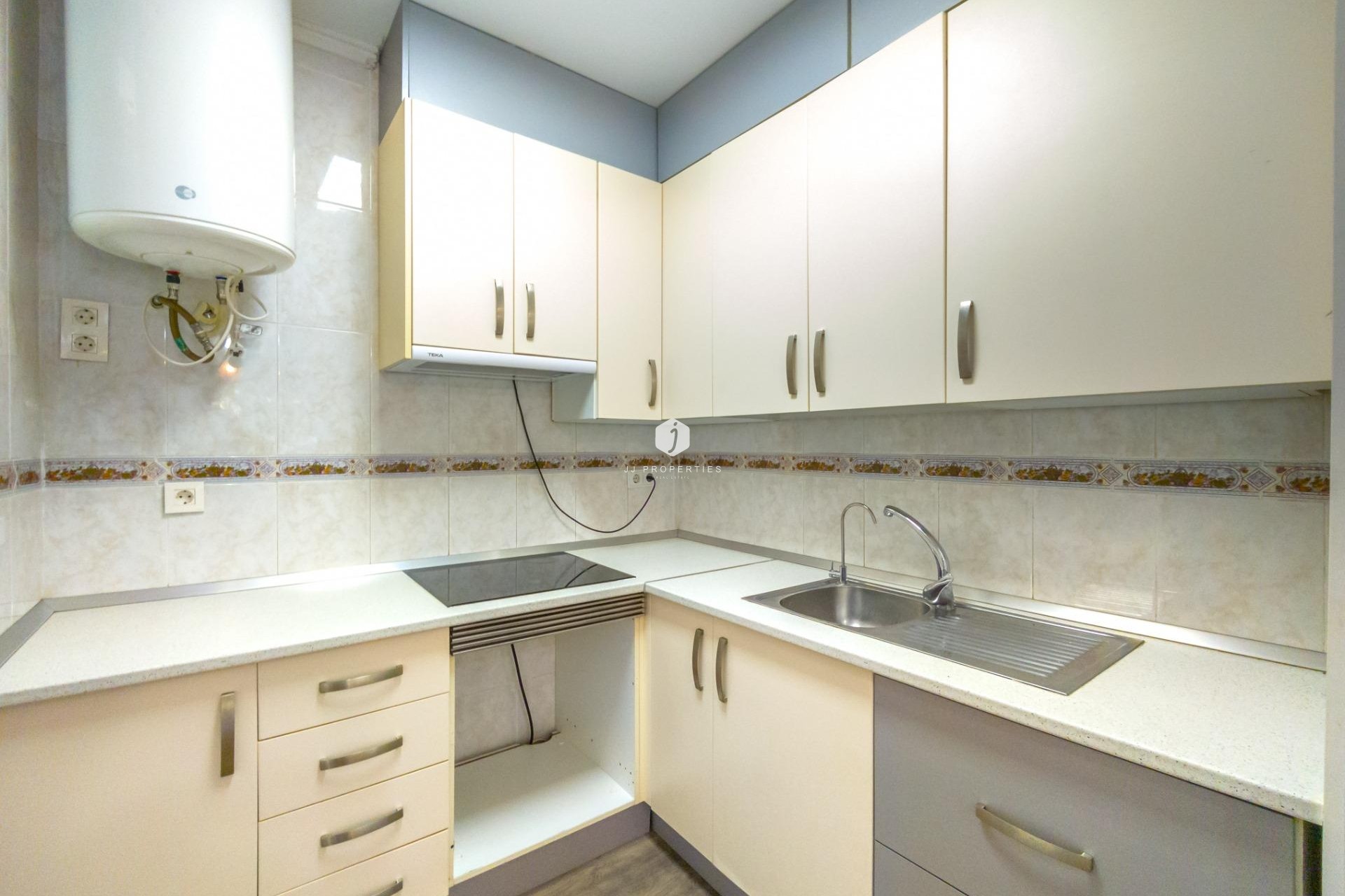 Resale - Apartment / flat -
Torrevieja