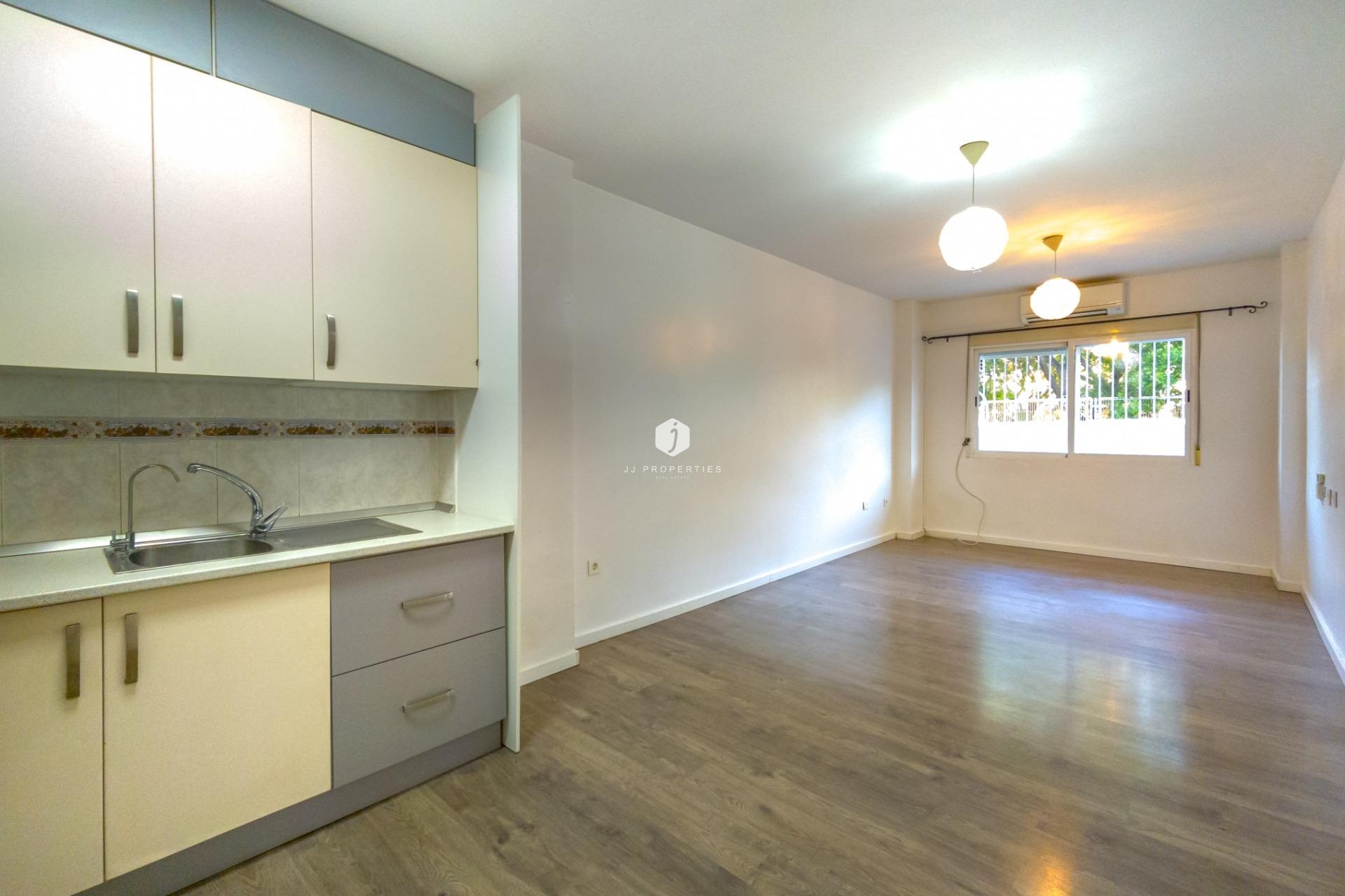 Resale - Apartment / flat -
Torrevieja