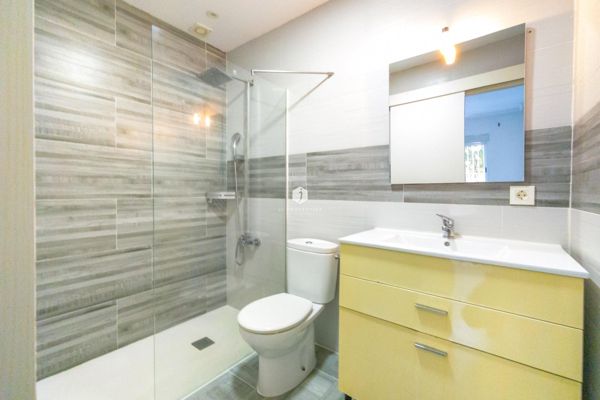 Resale - Apartment / flat -
Torrevieja