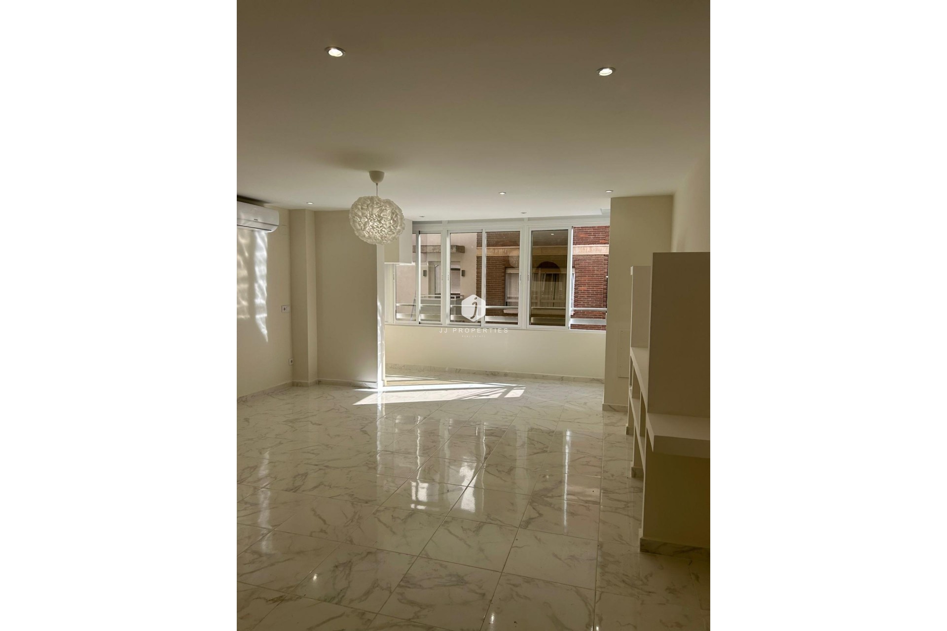 Resale - Apartment / flat -
Torrevieja
