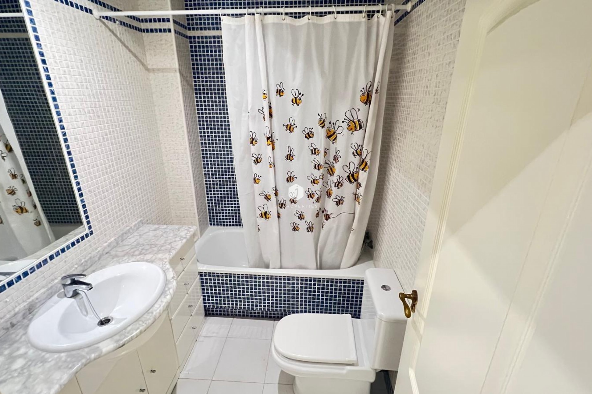 Resale - Apartment / flat -
Torrevieja