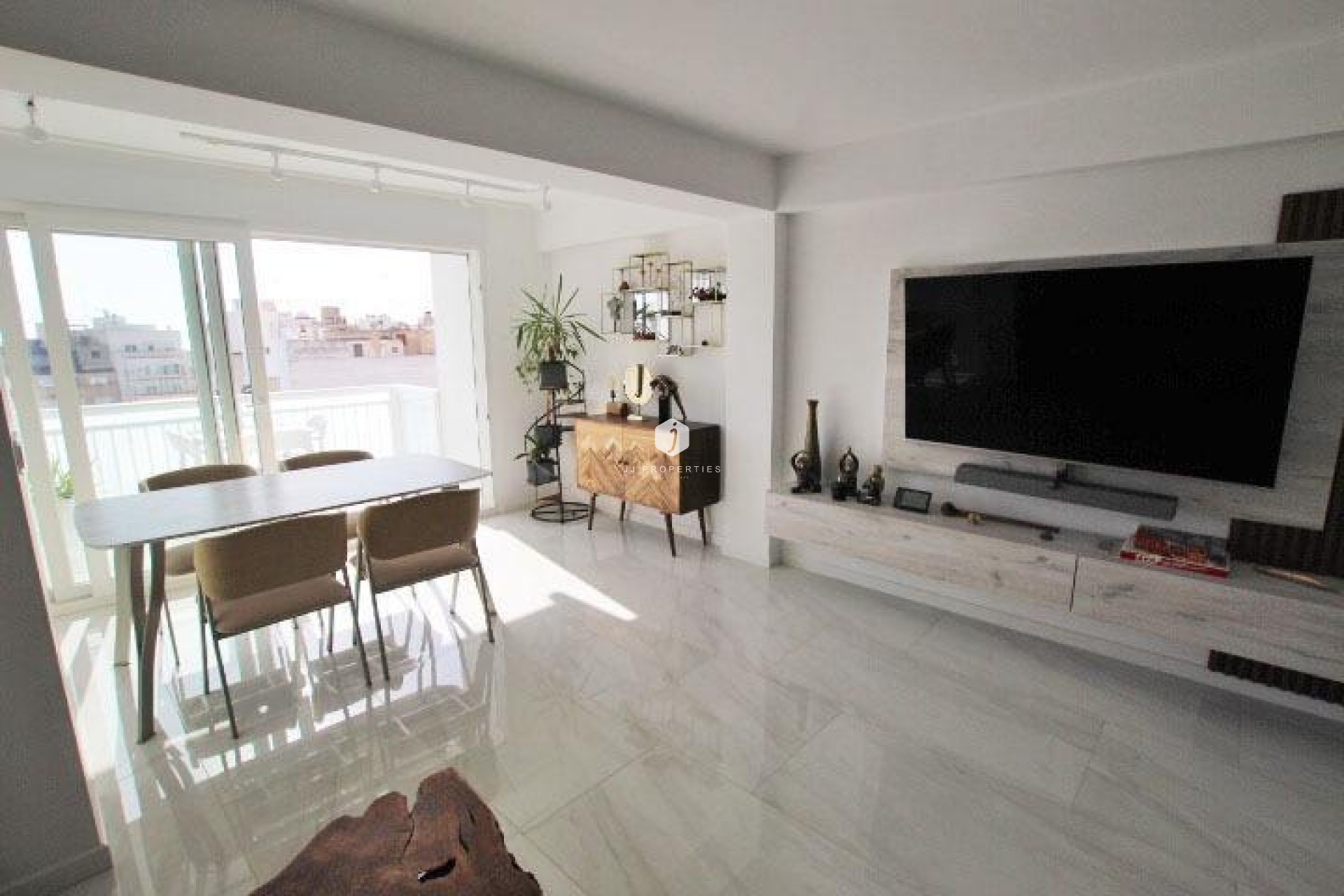 Resale - Apartment / flat -
Torrevieja