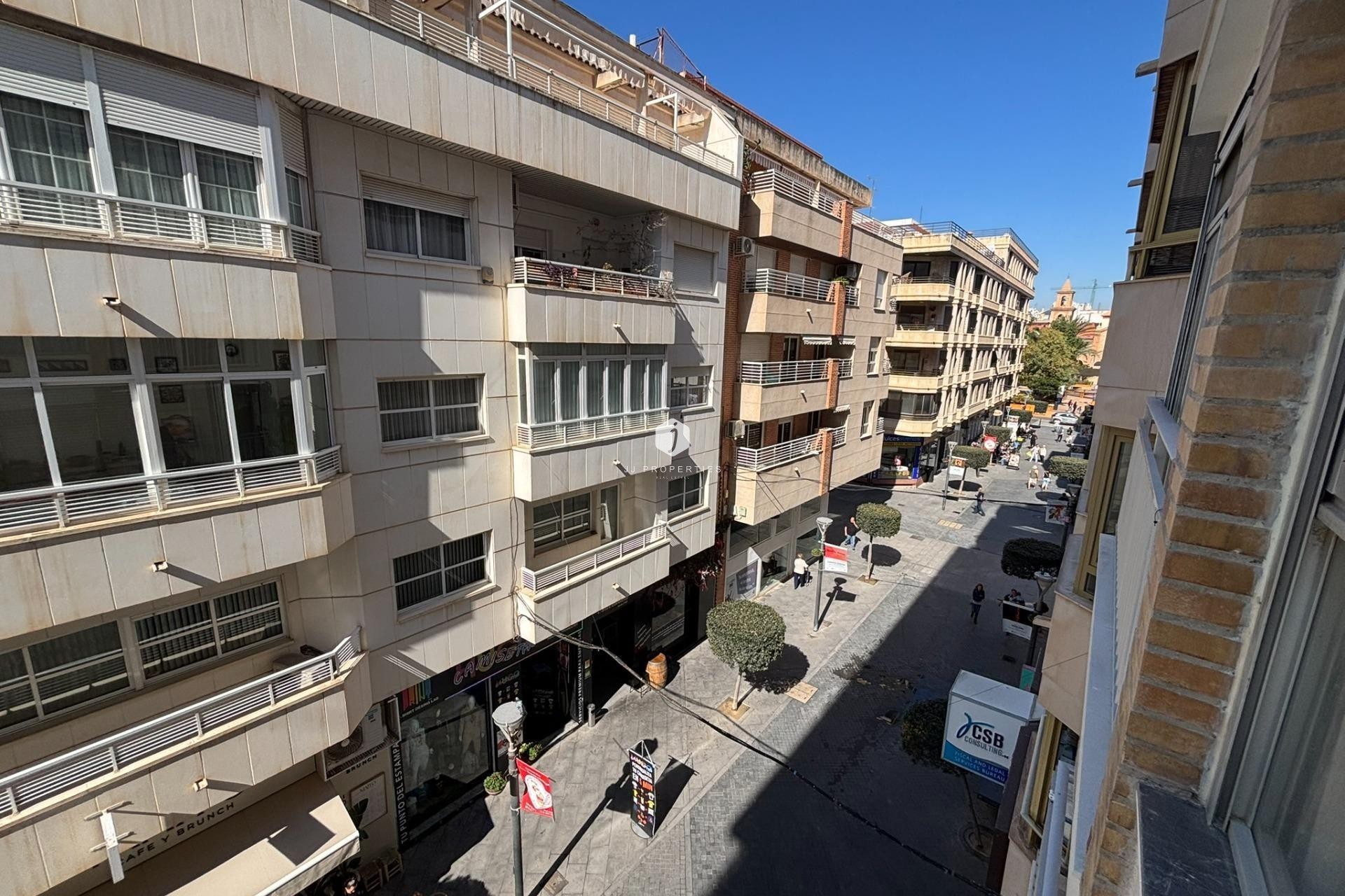 Resale - Apartment / flat -
Torrevieja