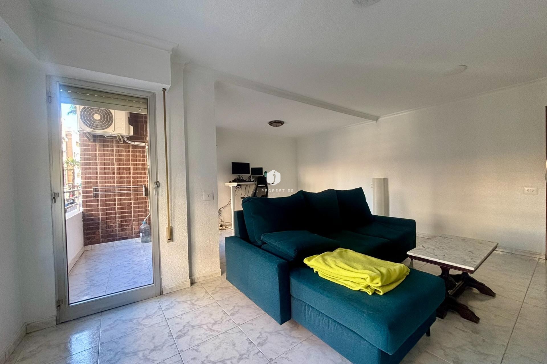 Resale - Apartment / flat -
Torrevieja