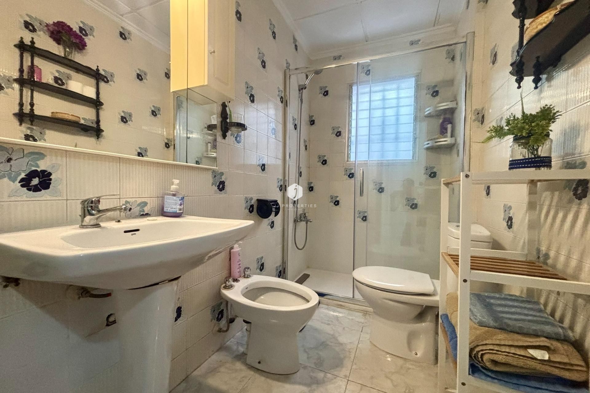 Resale - Apartment / flat -
Torrevieja