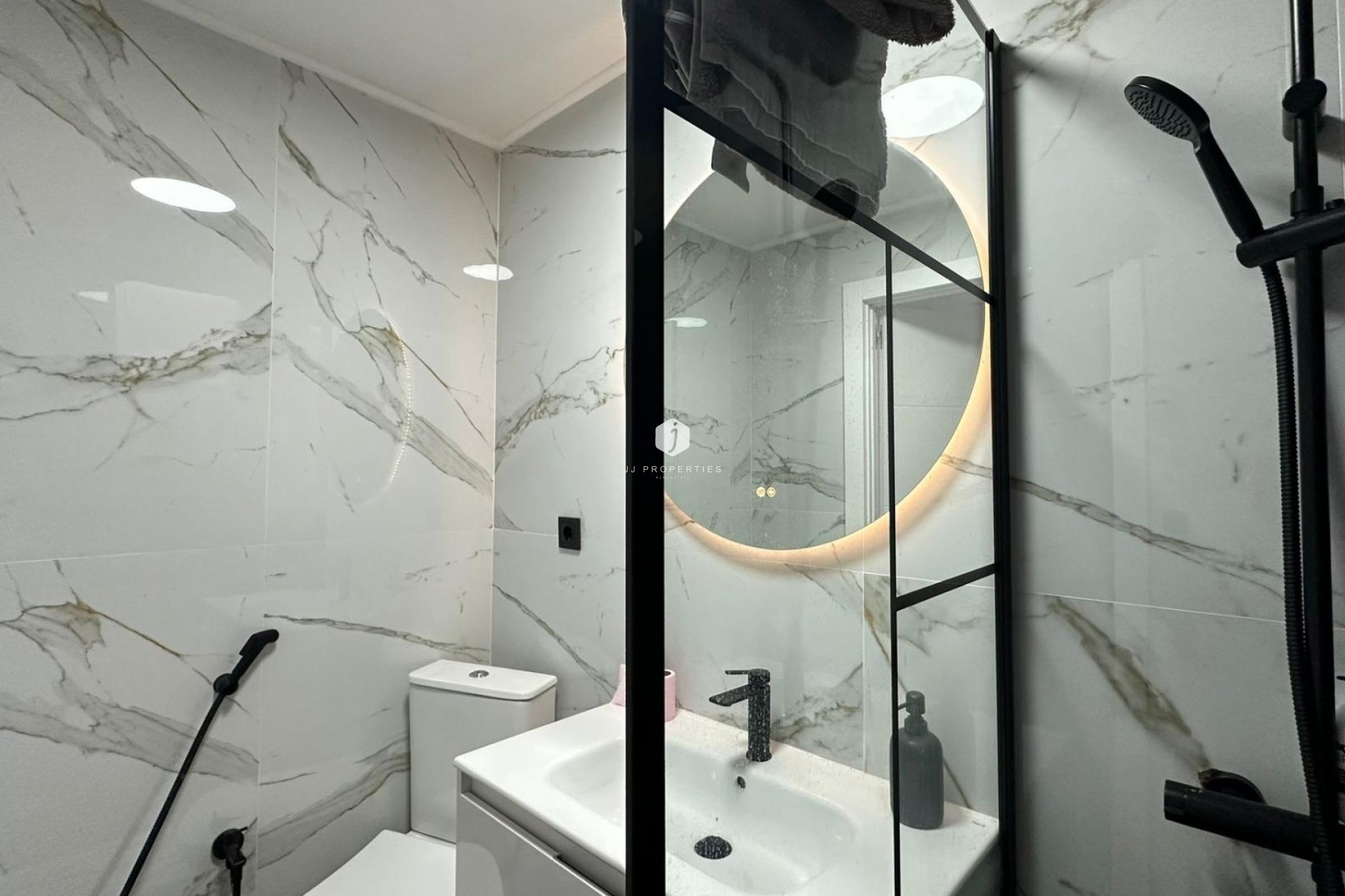 Resale - Apartment / flat -
Torrevieja