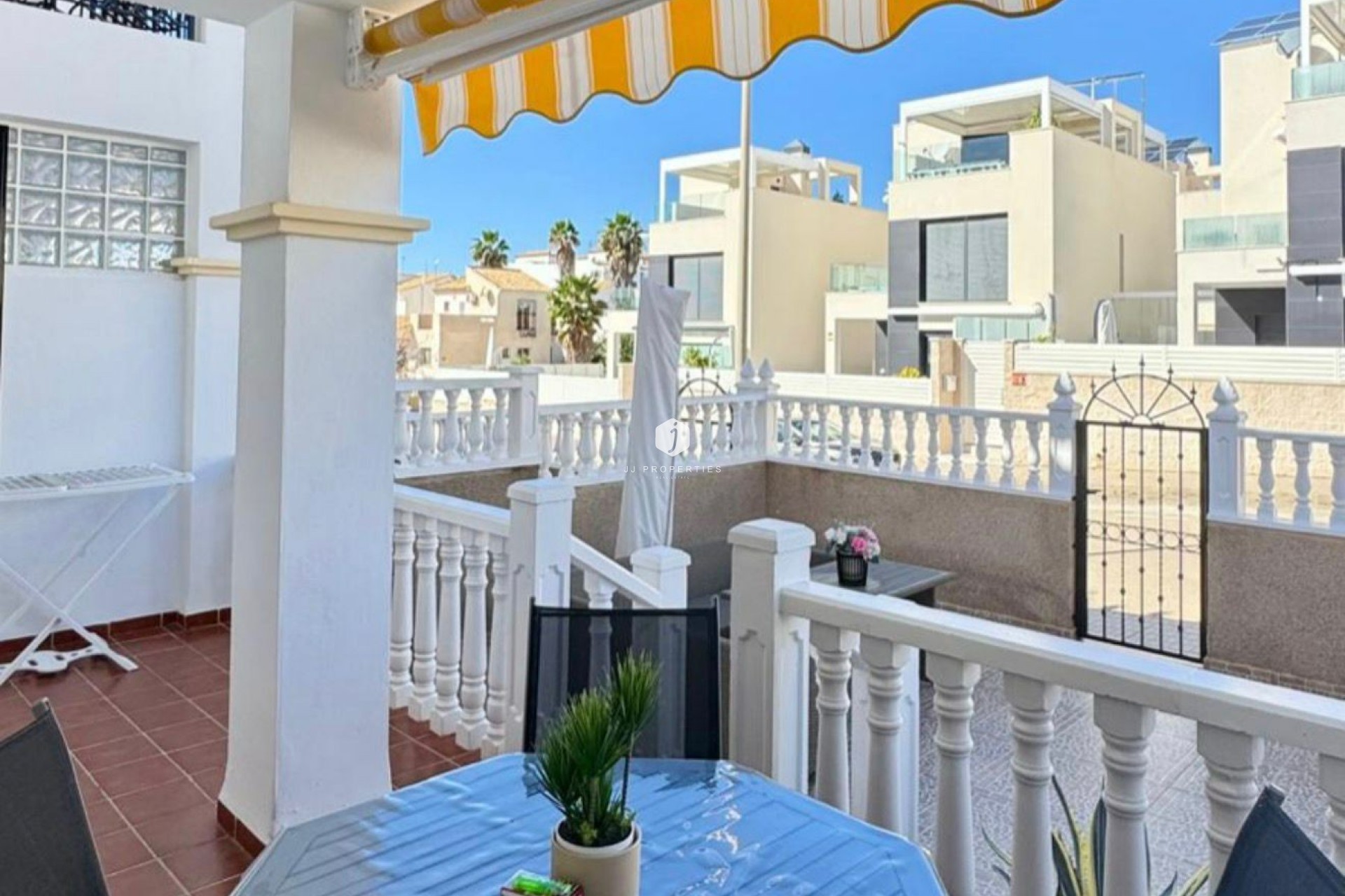 Resale - Bungalow -
Orihuela Costa - Costa Blanca