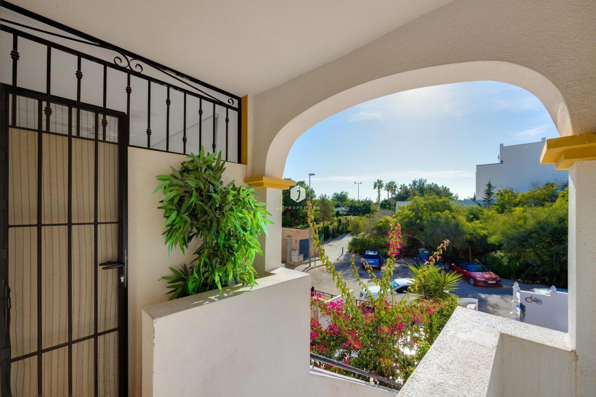 Resale - Bungalow -
Orihuela Costa - Los Altos