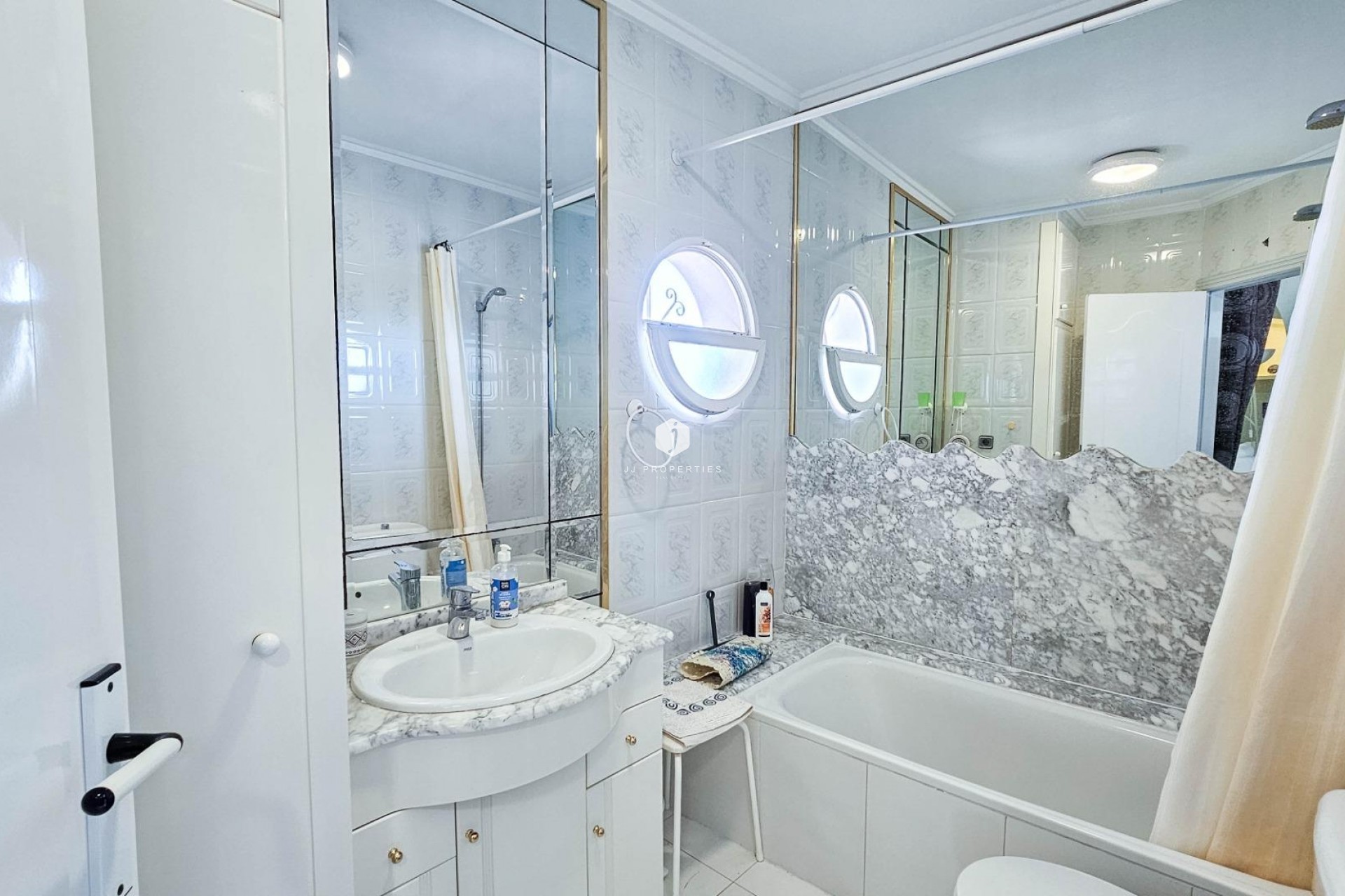 Resale - Bungalow -
Orihuela Costa - Los Altos