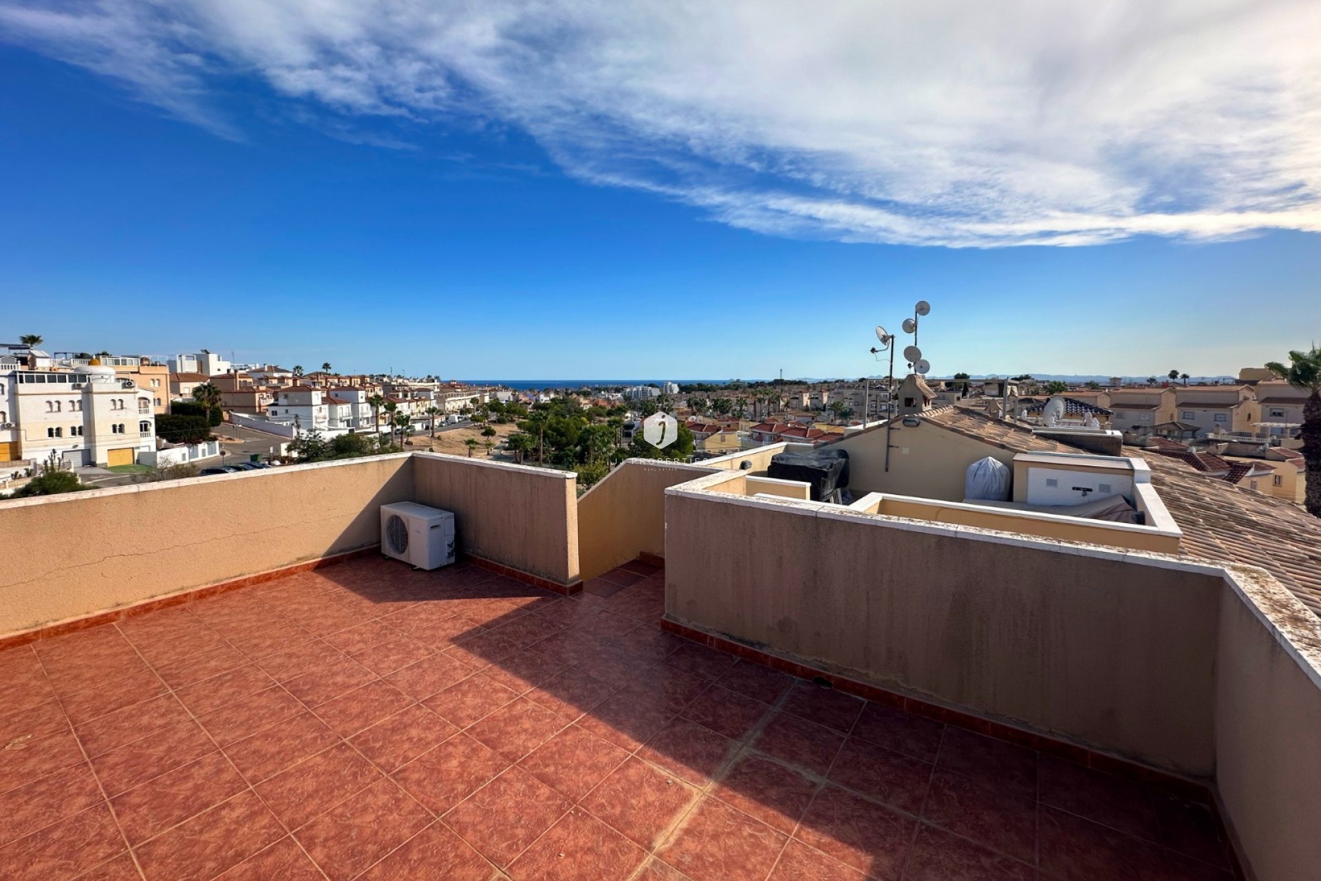 Resale - Bungalow -
San Miguel de Salinas - Inland