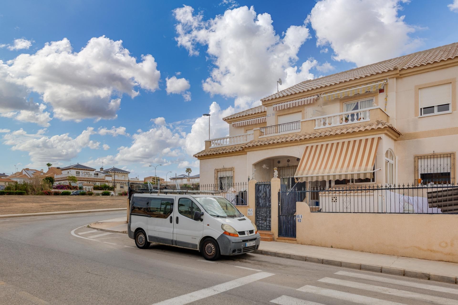 Resale - Bungalow -
Torrevieja - Aguas Nuevas 2