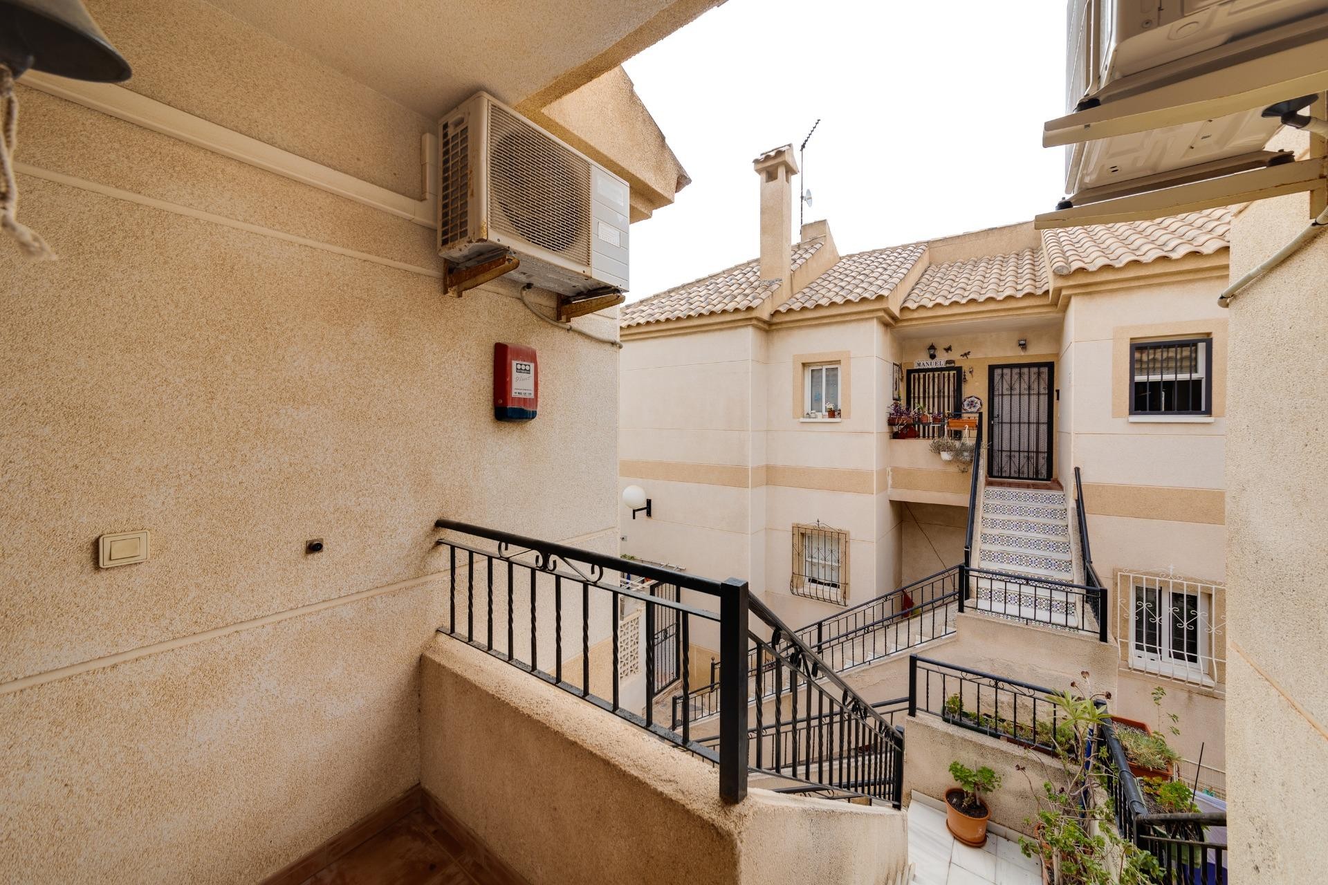 Resale - Bungalow -
Torrevieja - Aguas Nuevas 2