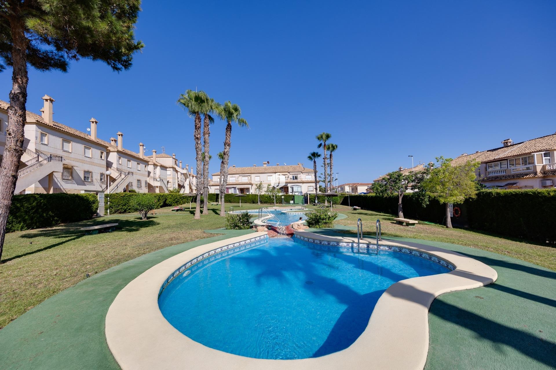Resale - Bungalow -
Torrevieja - aguas nuevas