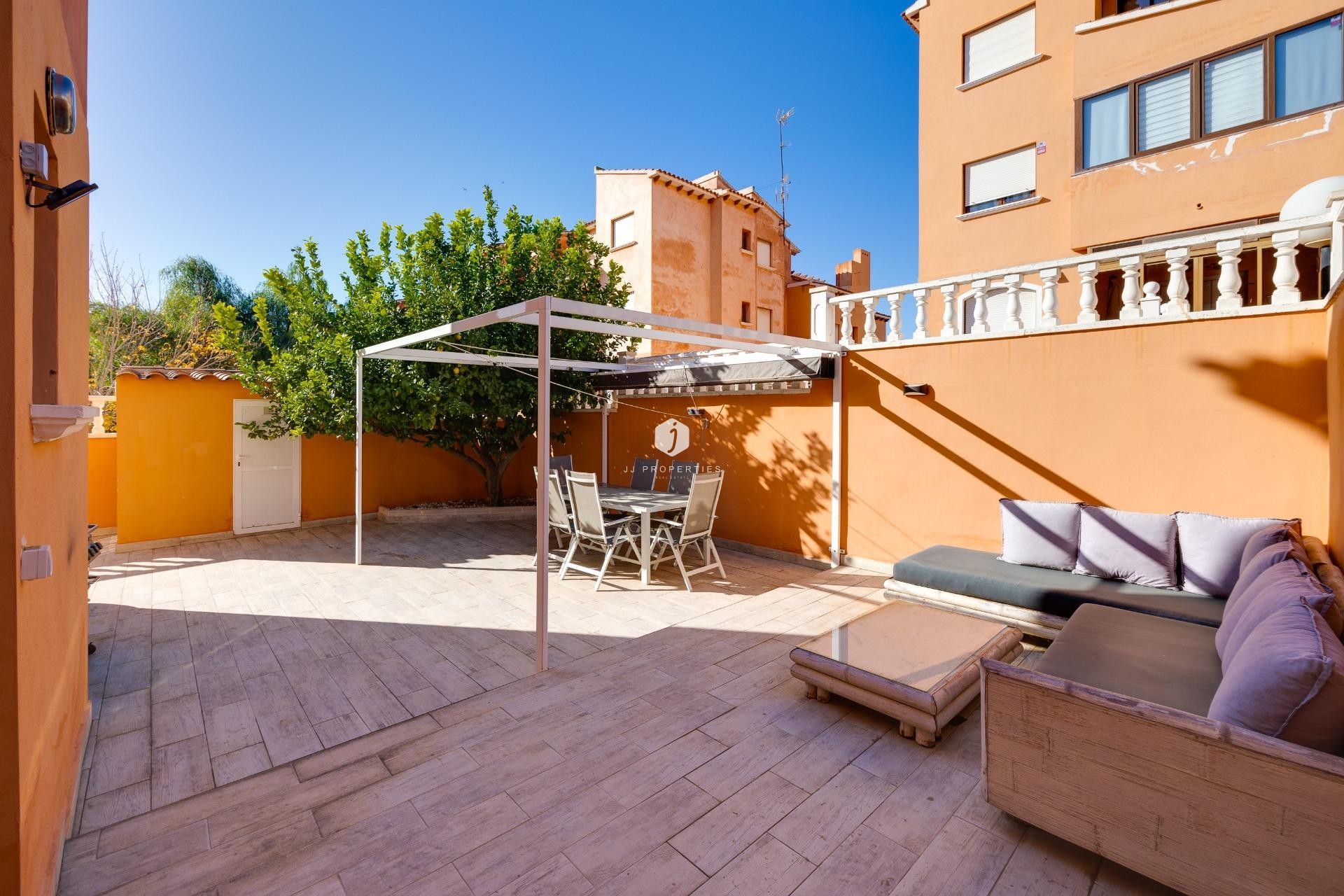 Resale - Bungalow -
Torrevieja - aguas nuevas
