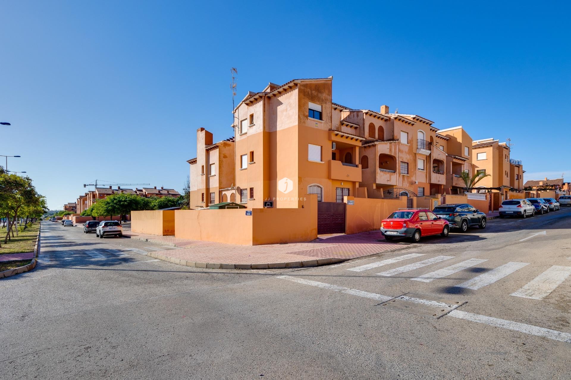 Resale - Bungalow -
Torrevieja - aguas nuevas