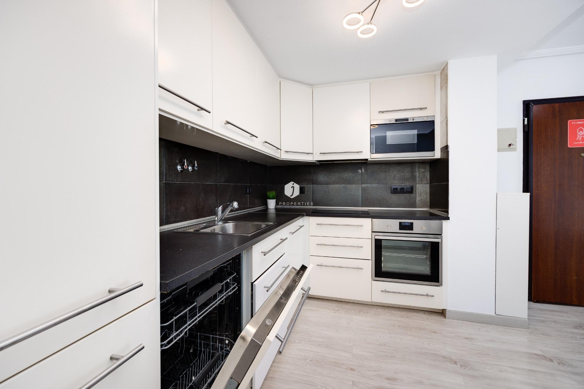 Resale - Bungalow -
Torrevieja - aguas nuevas