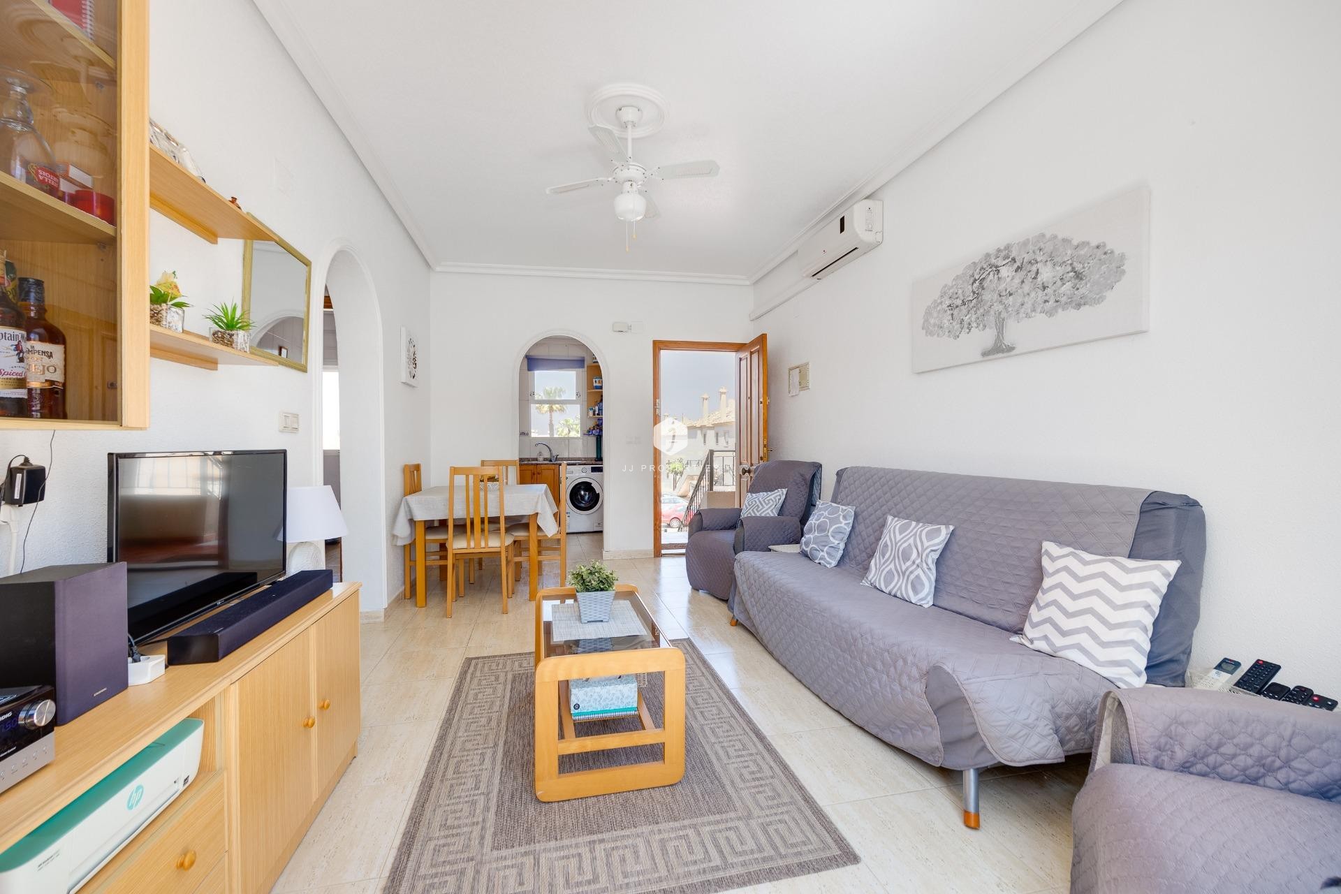 Resale - Bungalow -
Torrevieja - aguas nuevas
