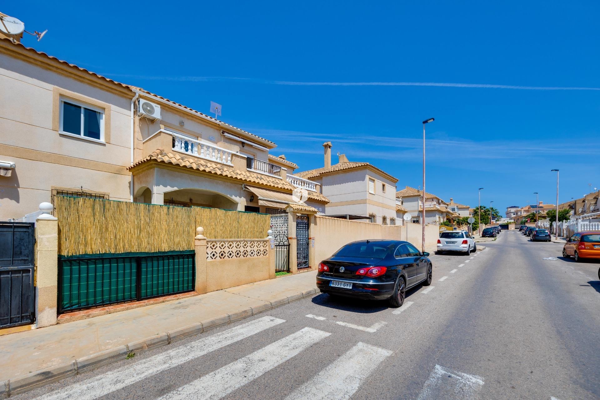 Resale - Bungalow -
Torrevieja - aguas nuevas
