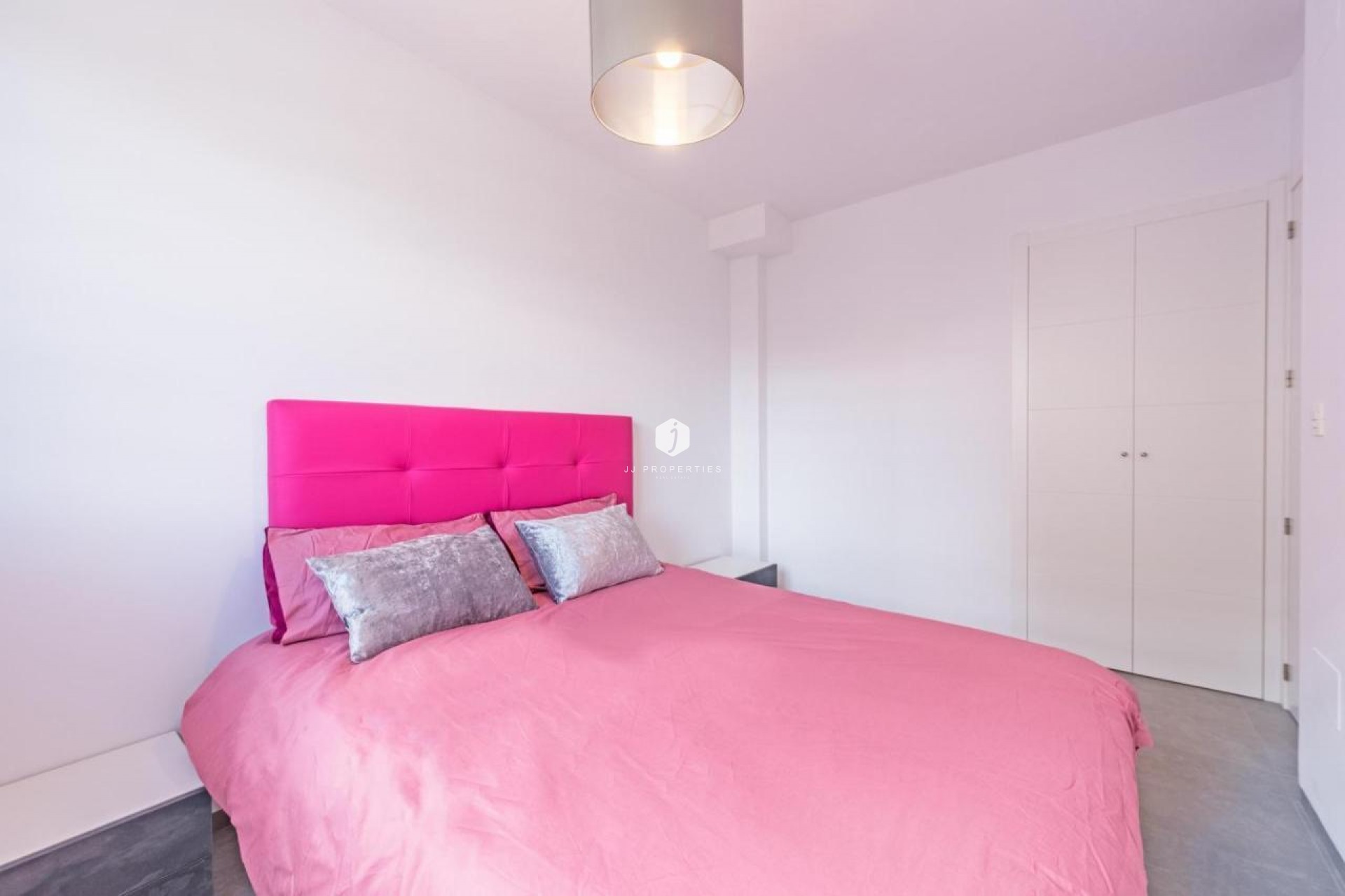 Resale - Bungalow -
Torrevieja - Auguas Neuvas