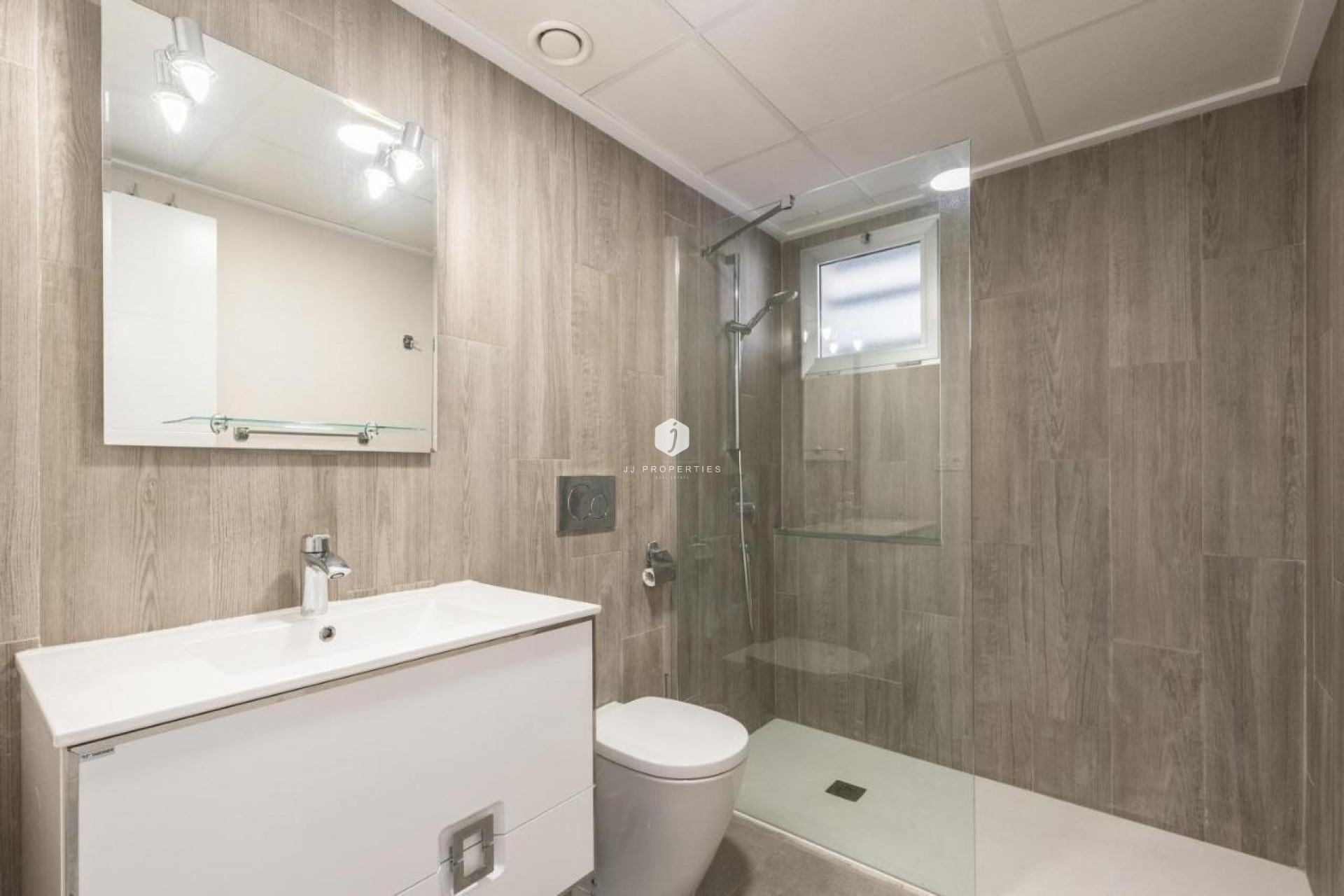 Resale - Bungalow -
Torrevieja - Auguas Neuvas