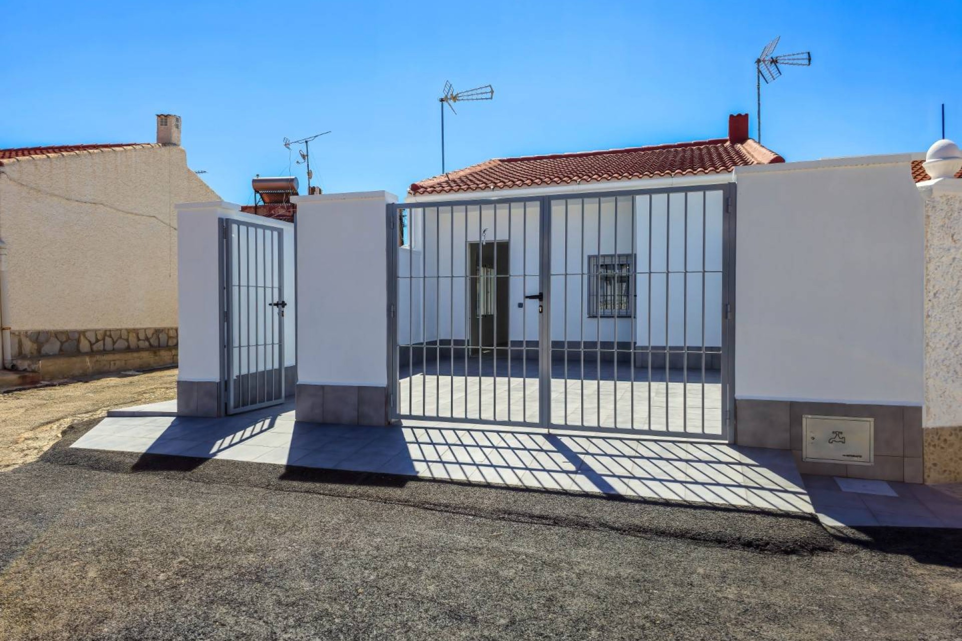 Resale - Bungalow -
Torrevieja - Costa Blanca