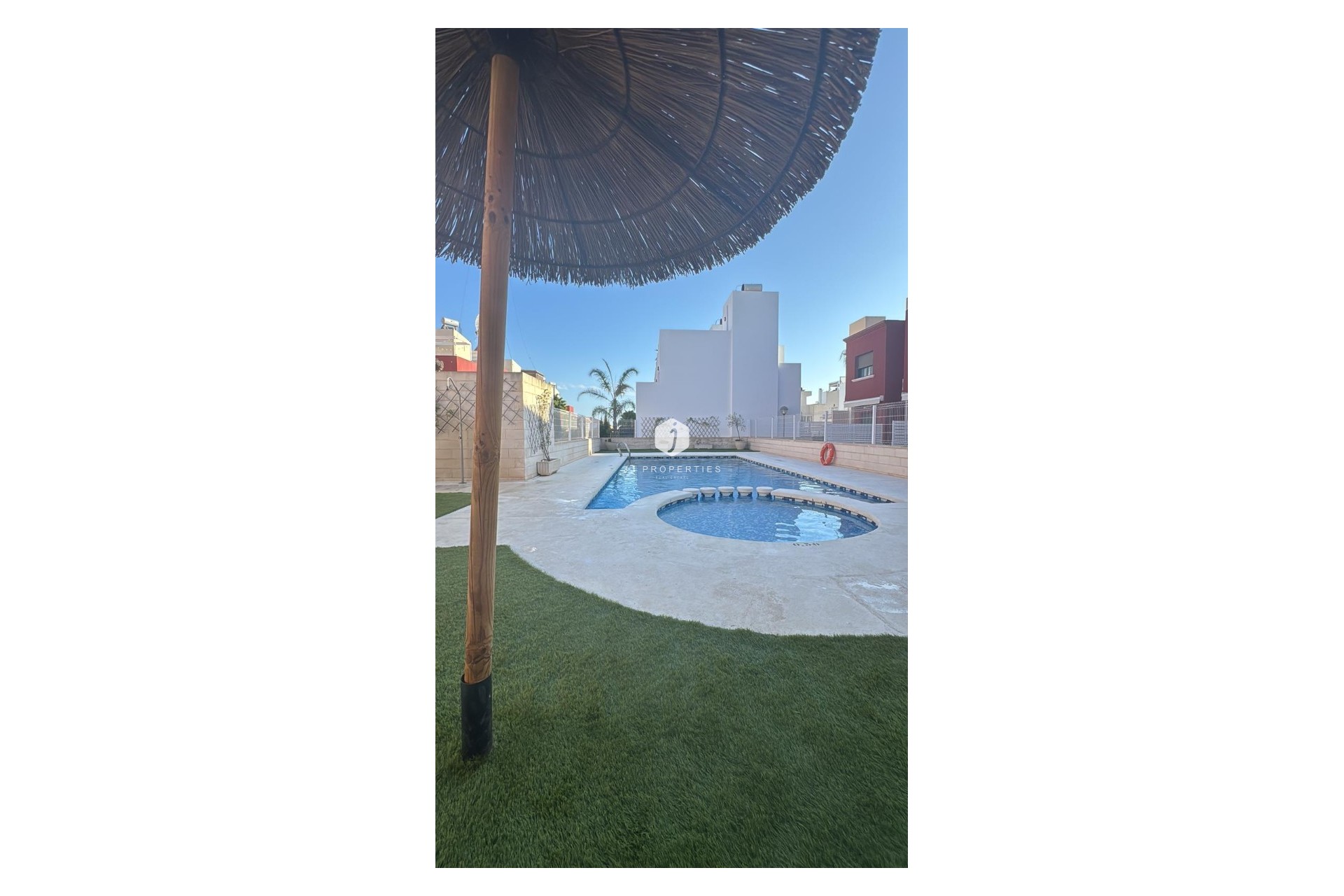 Resale - Bungalow -
Torrevieja - Costa Blanca