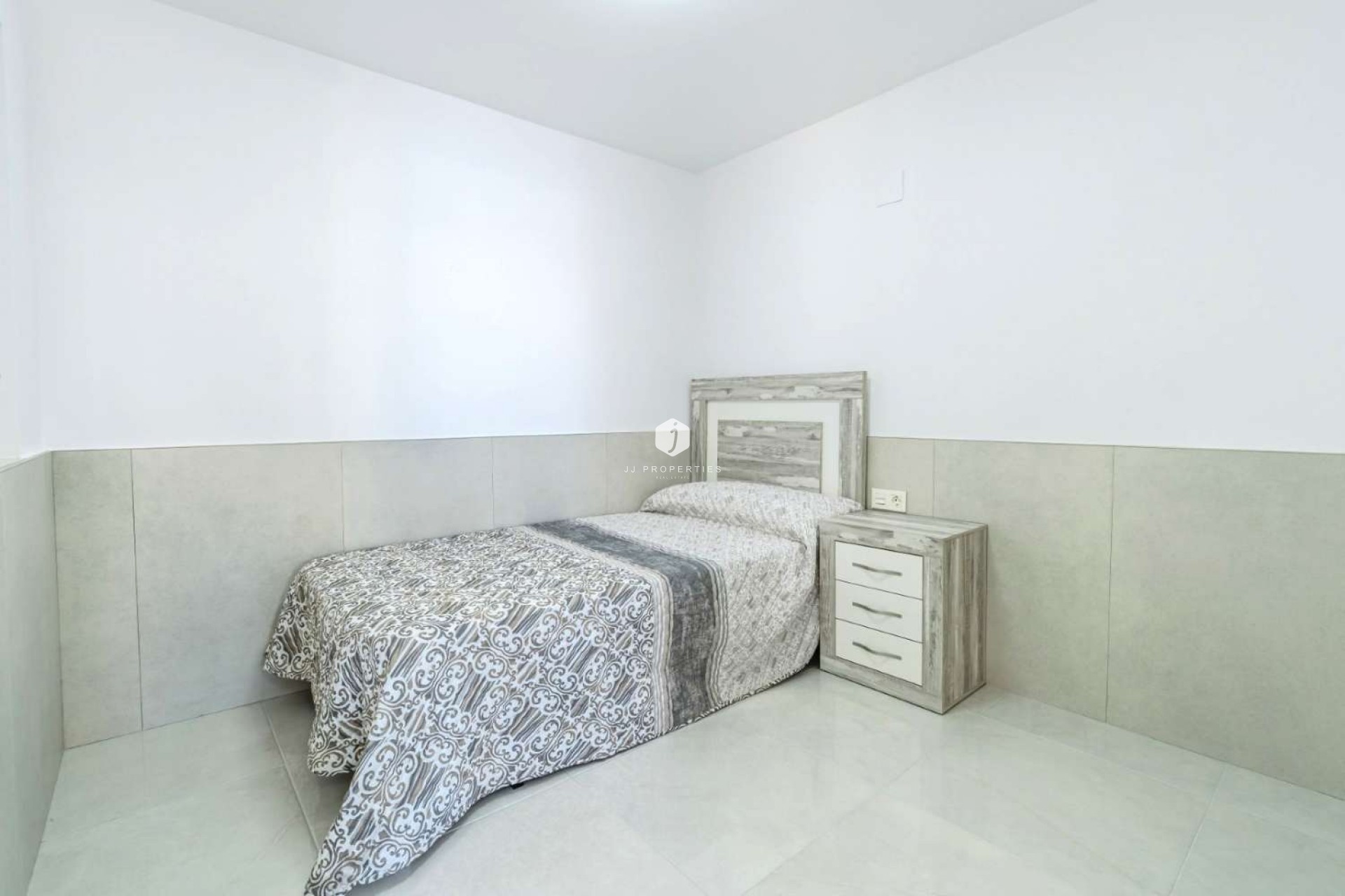 Resale - Bungalow -
Torrevieja - Costa Blanca