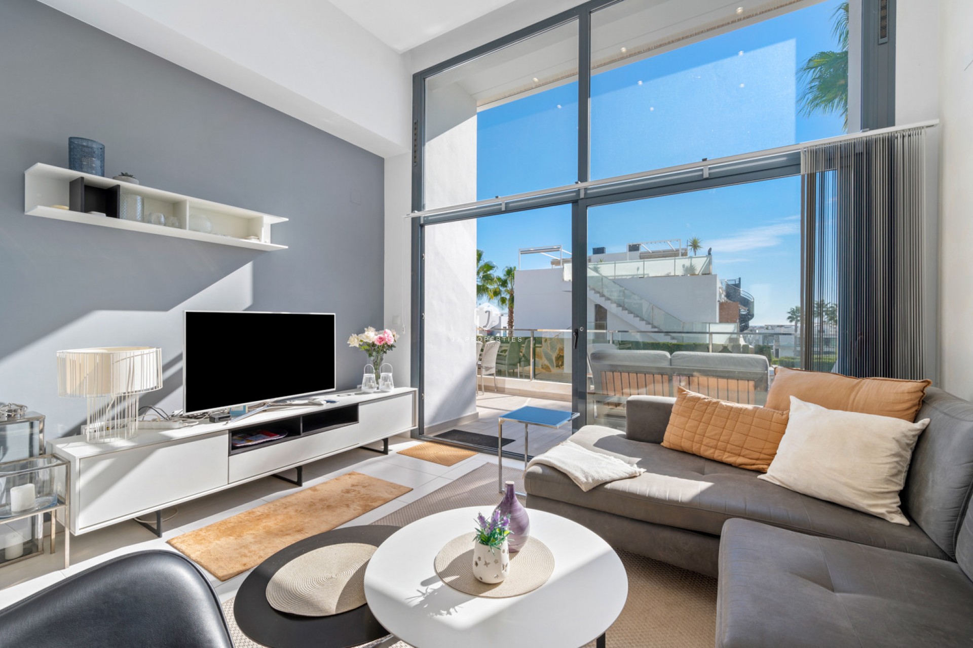 Resale - Bungalow -
Torrevieja - Costa Blanca