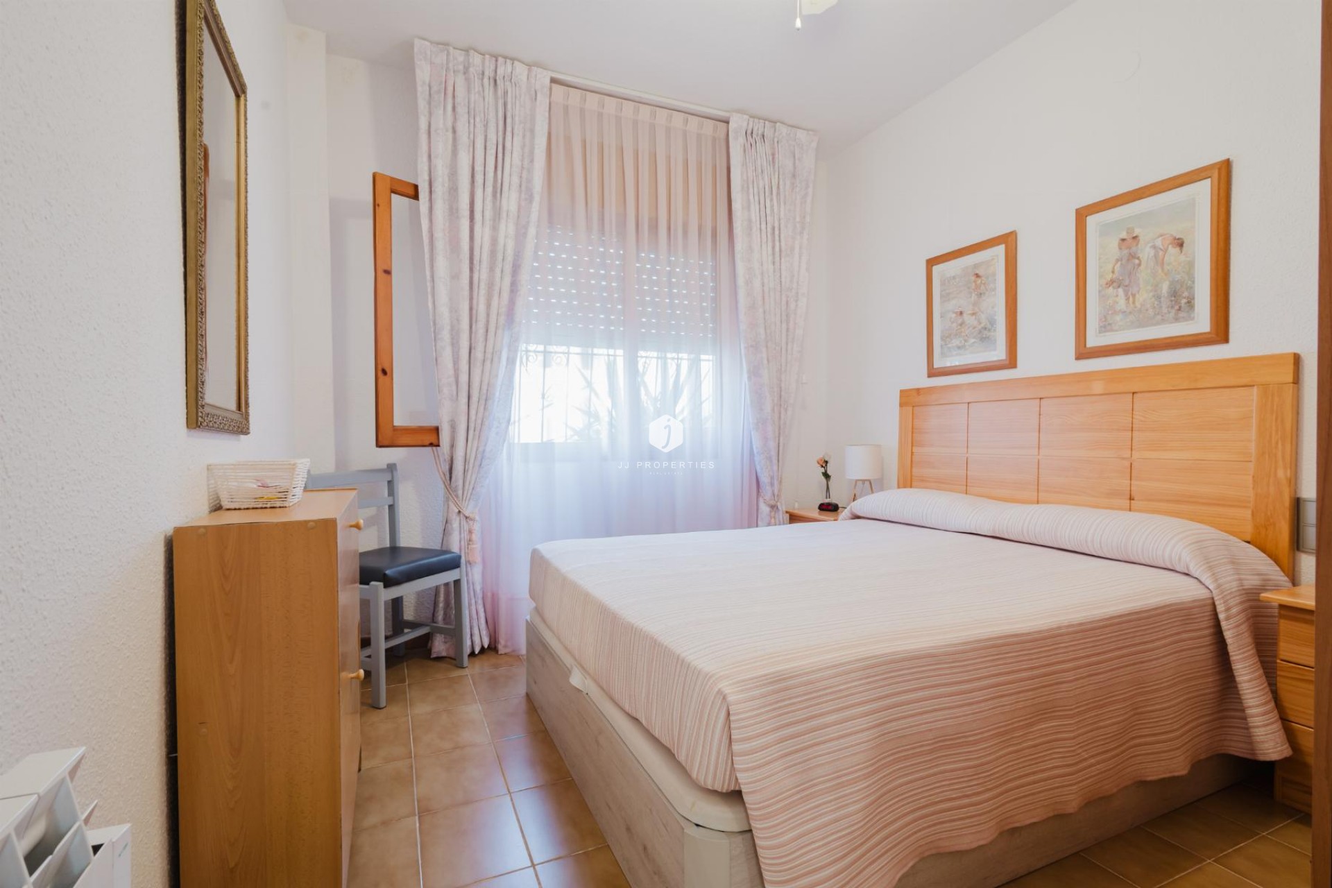 Resale - Bungalow -
Torrevieja - Costa Blanca