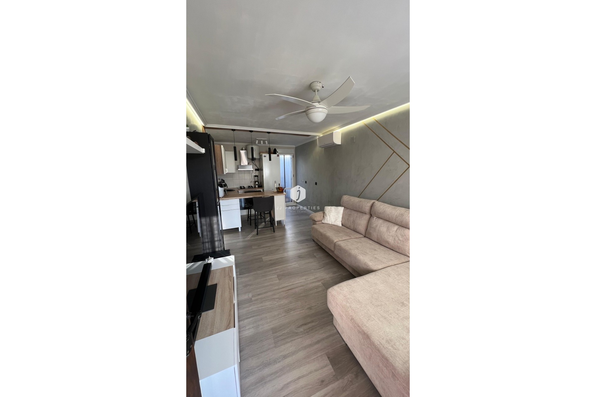 Resale - Bungalow -
Torrevieja - Costa Blanca