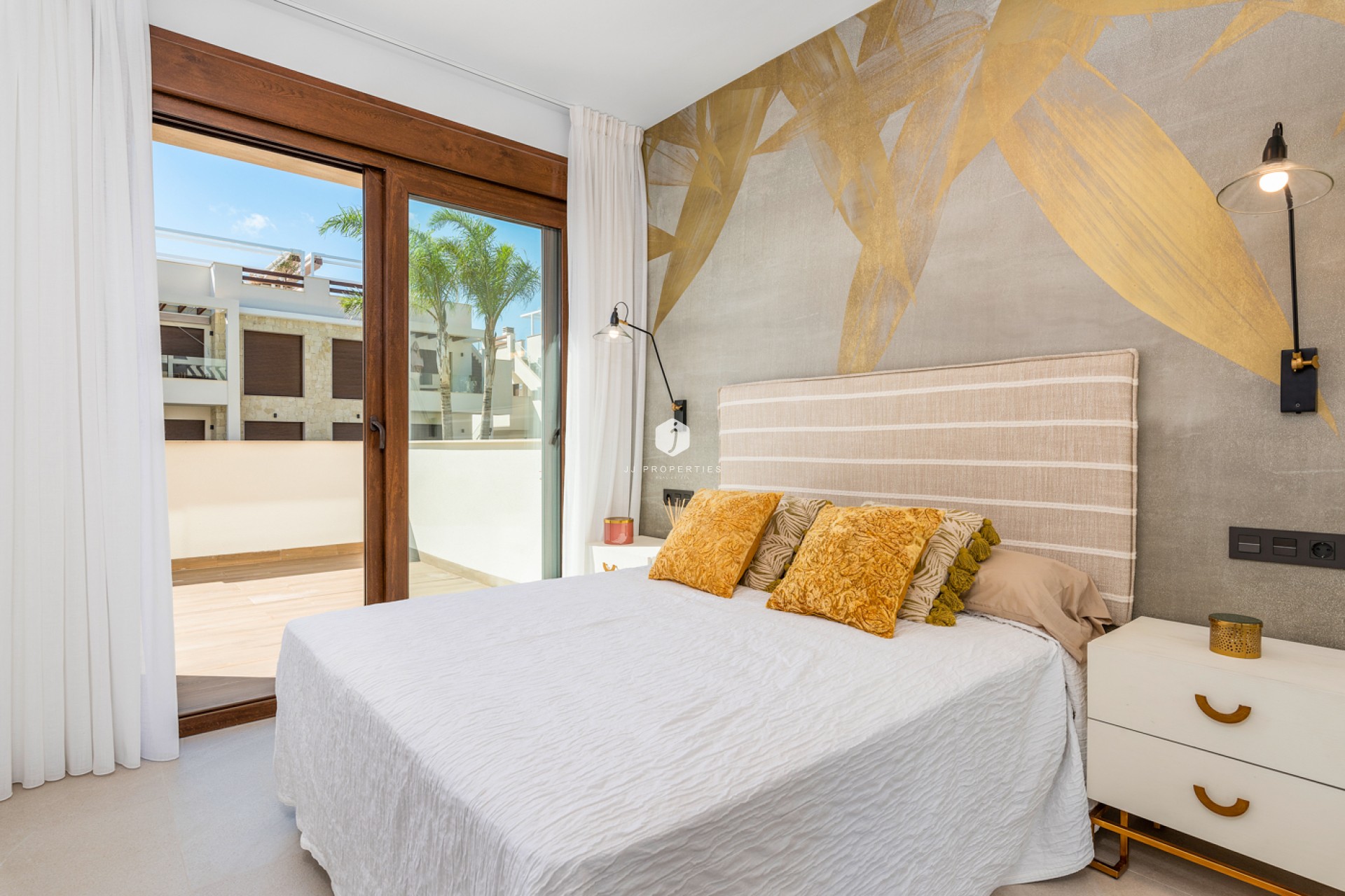 Resale - Bungalow -
Torrevieja - Costa Blanca