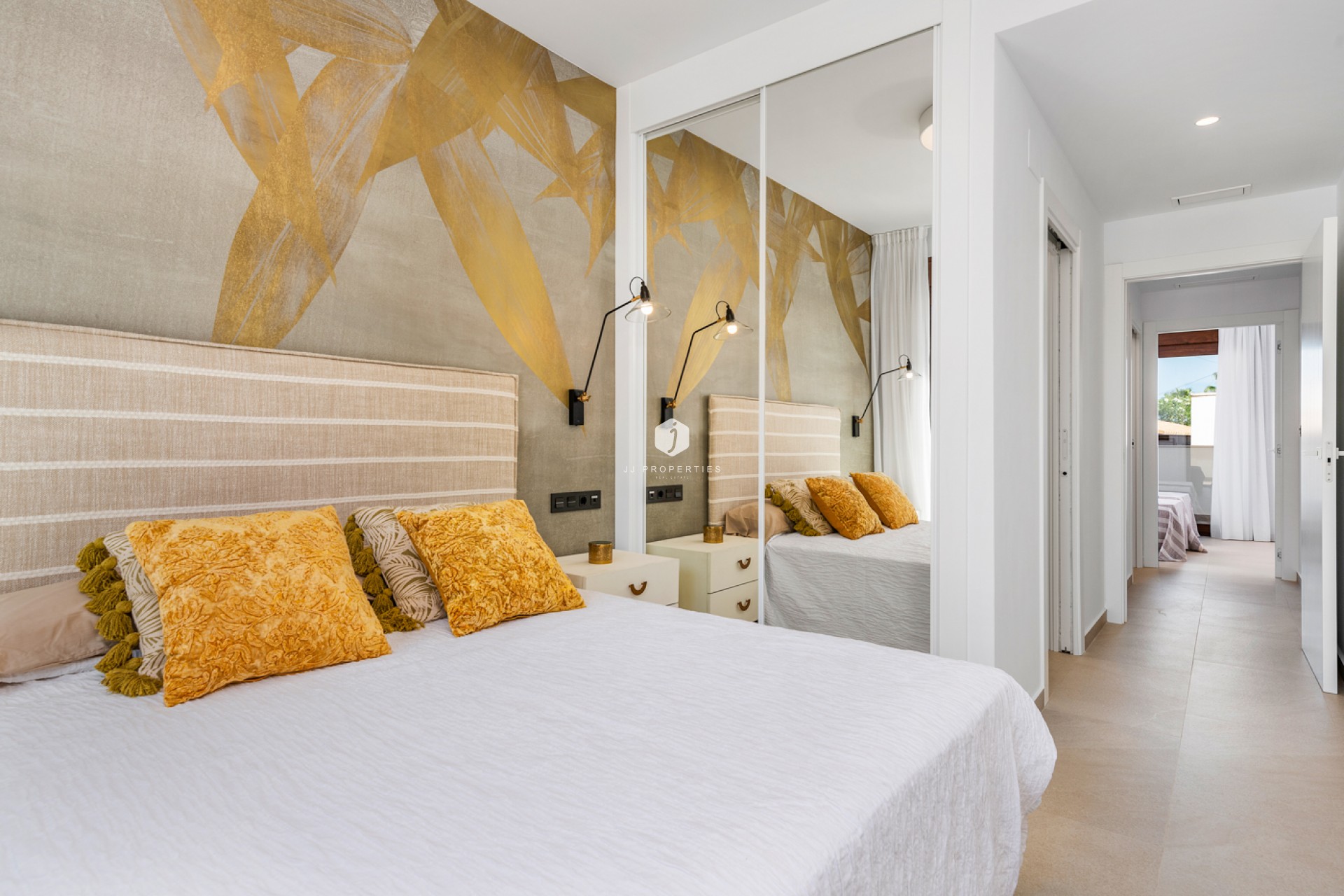 Resale - Bungalow -
Torrevieja - Costa Blanca