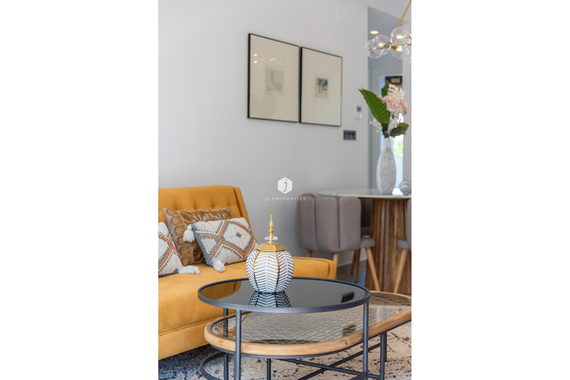 Resale - Bungalow -
Torrevieja - Costa Blanca