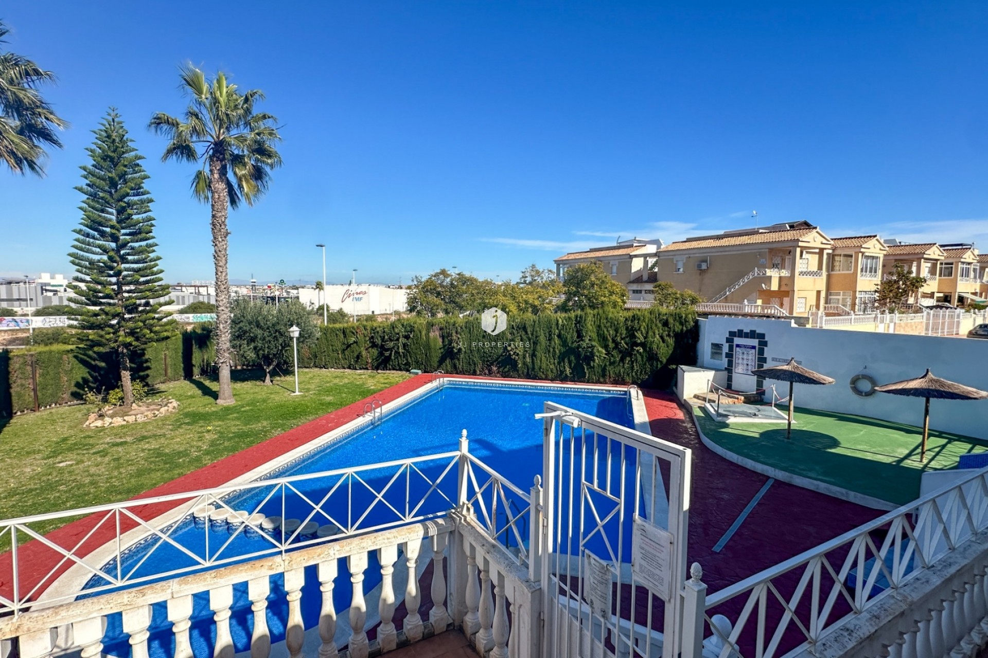 Resale - Bungalow -
Torrevieja - Costa Blanca