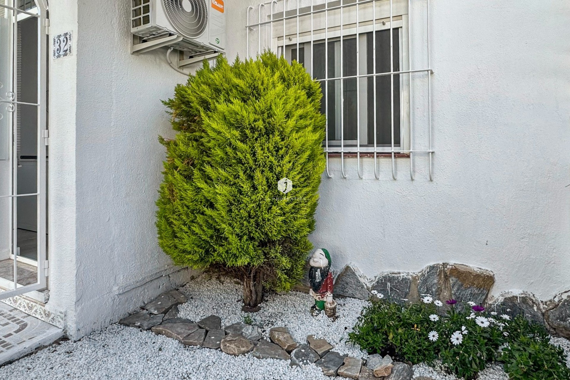 Resale - Bungalow -
Torrevieja - Costa Blanca