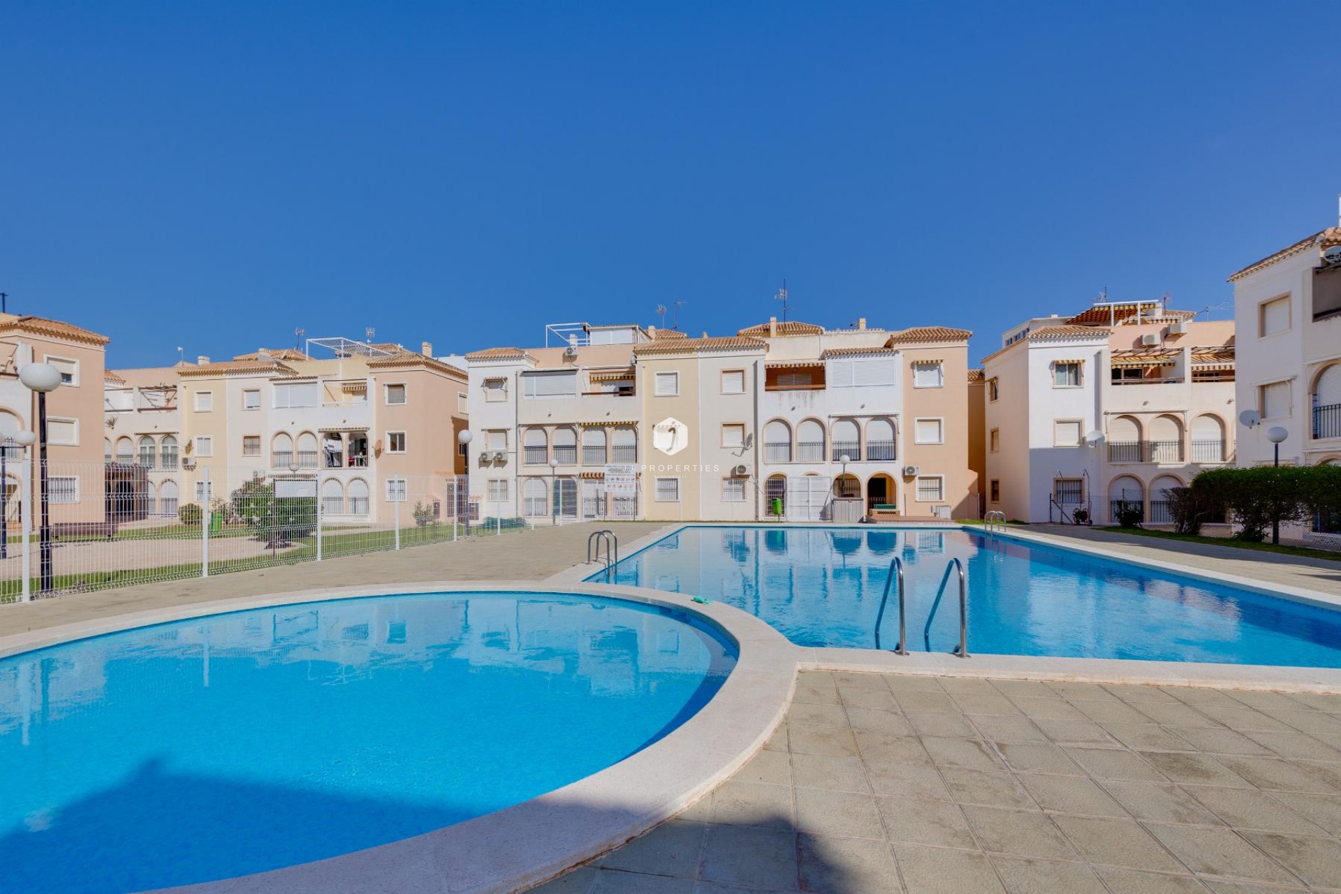 Resale - Bungalow -
Torrevieja - Costa Blanca