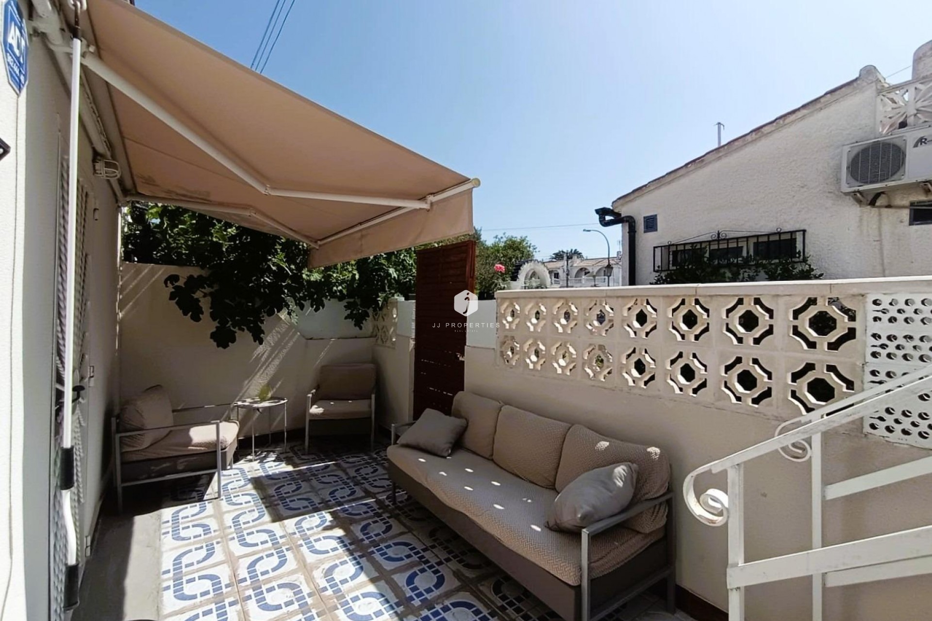 Resale - Bungalow -
Torrevieja - Costa Blanca
