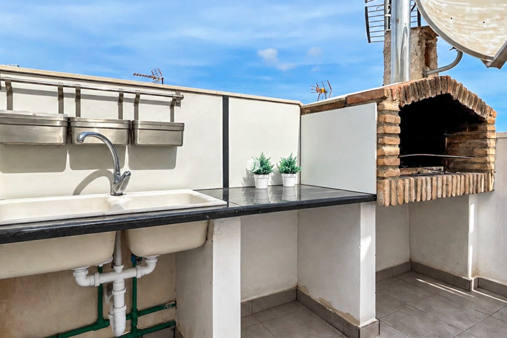 Resale - Bungalow -
Torrevieja - Costa Blanca