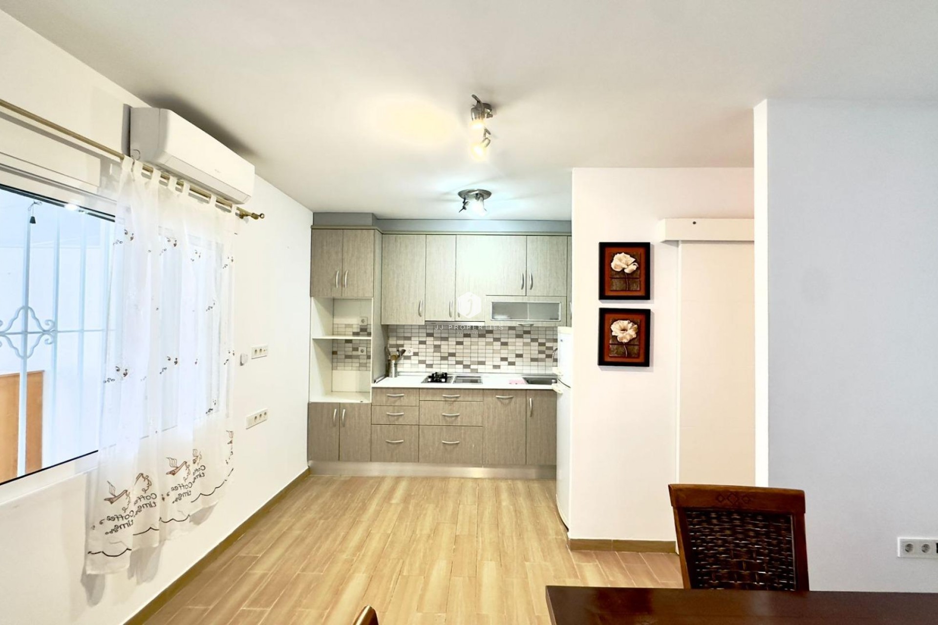 Resale - Bungalow -
Torrevieja - El Limonar