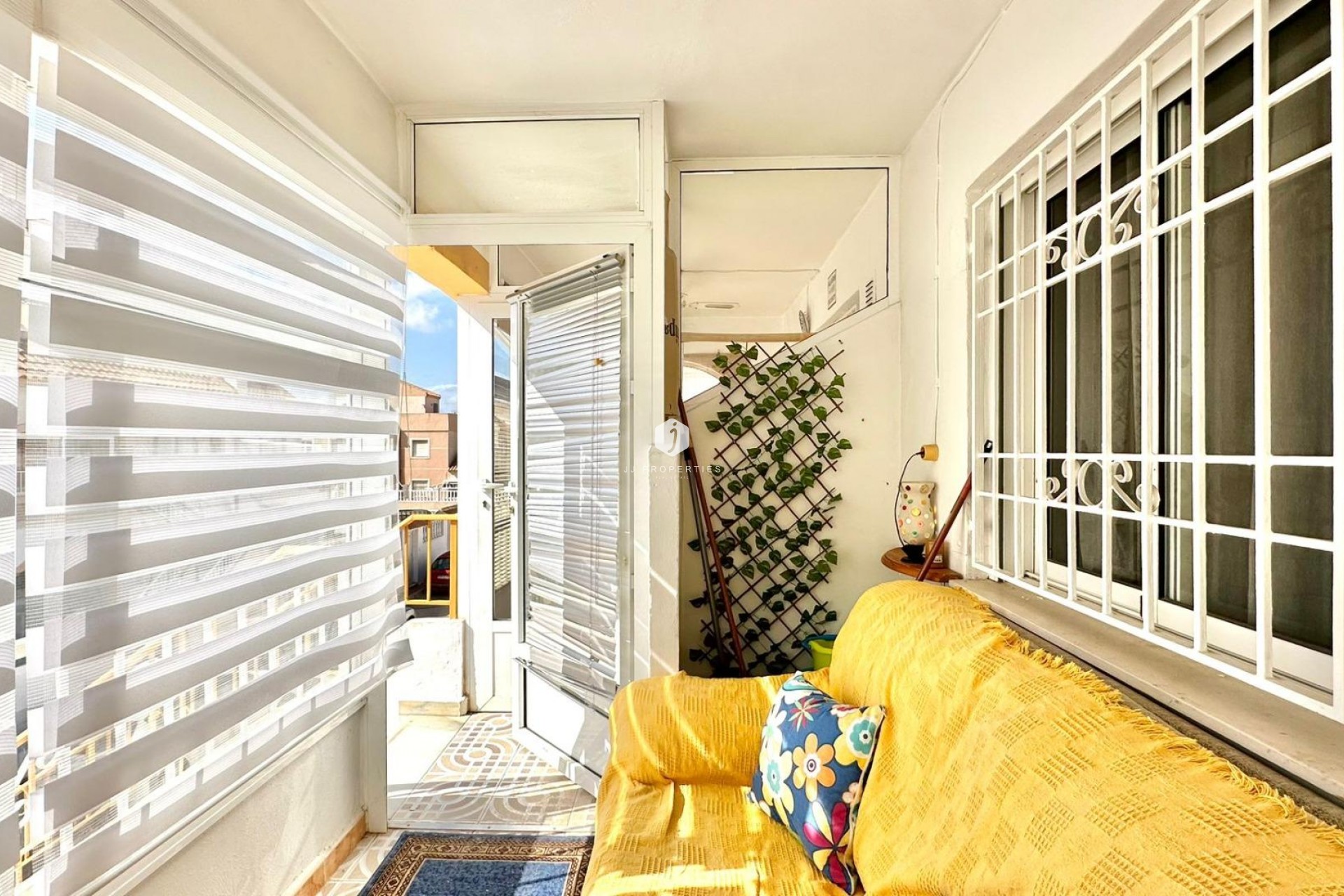 Resale - Bungalow -
Torrevieja - El Limonar