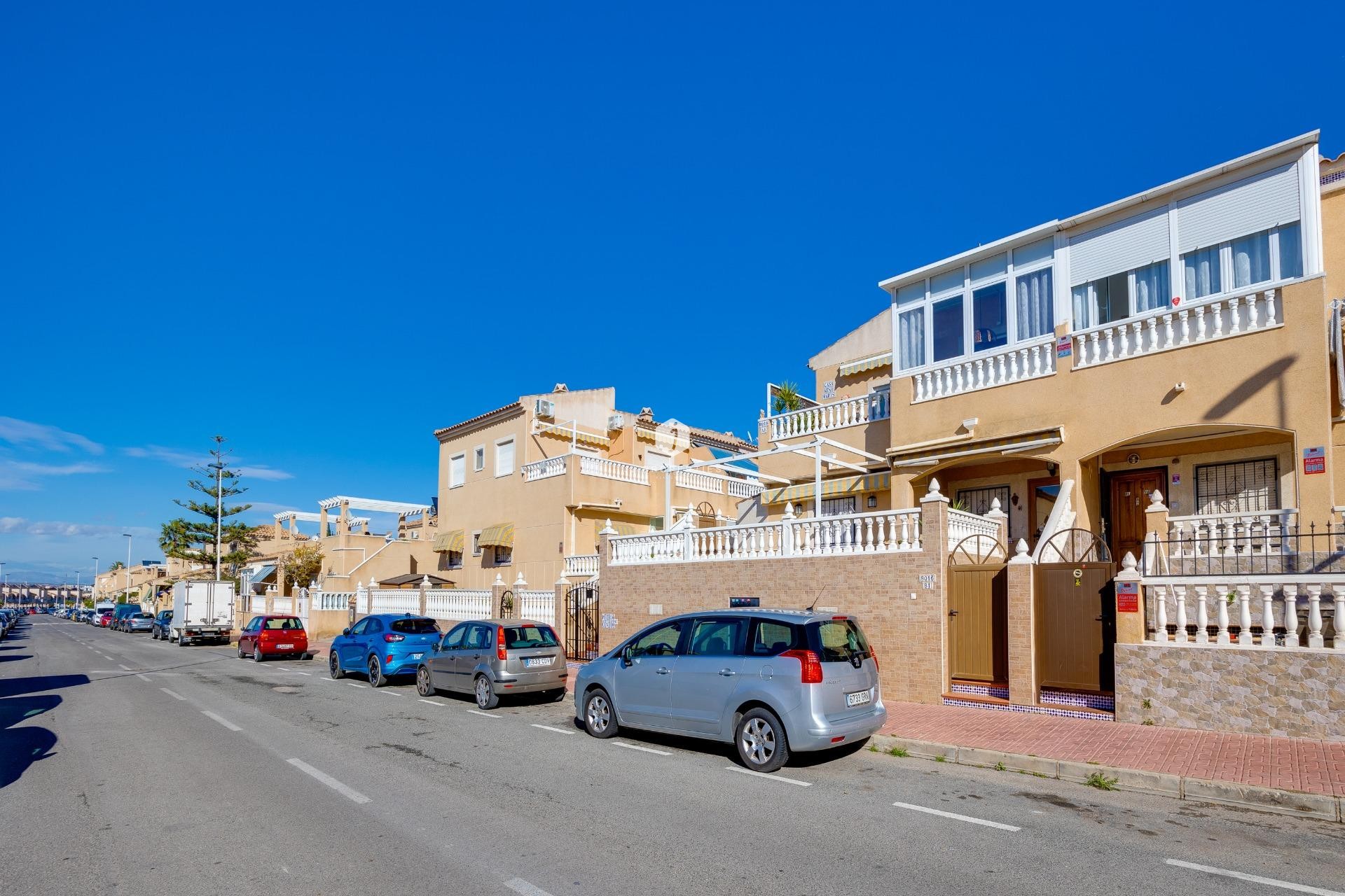 Resale - Bungalow -
Torrevieja - El molino