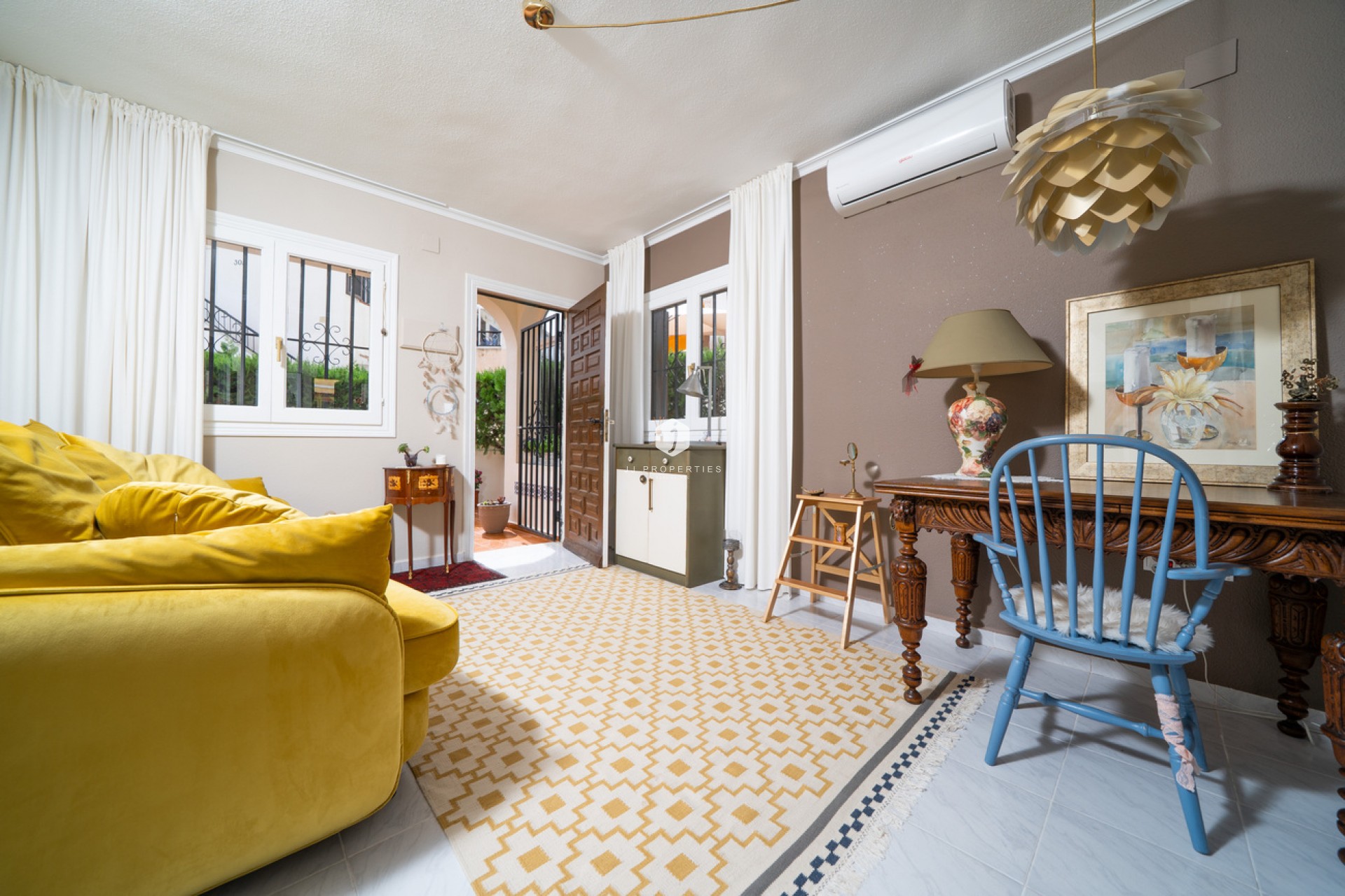 Resale - Bungalow -
Torrevieja - La Mata