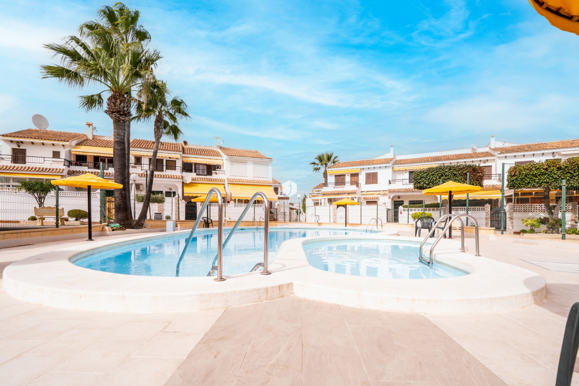 Resale - Bungalow -
Torrevieja - La Mata
